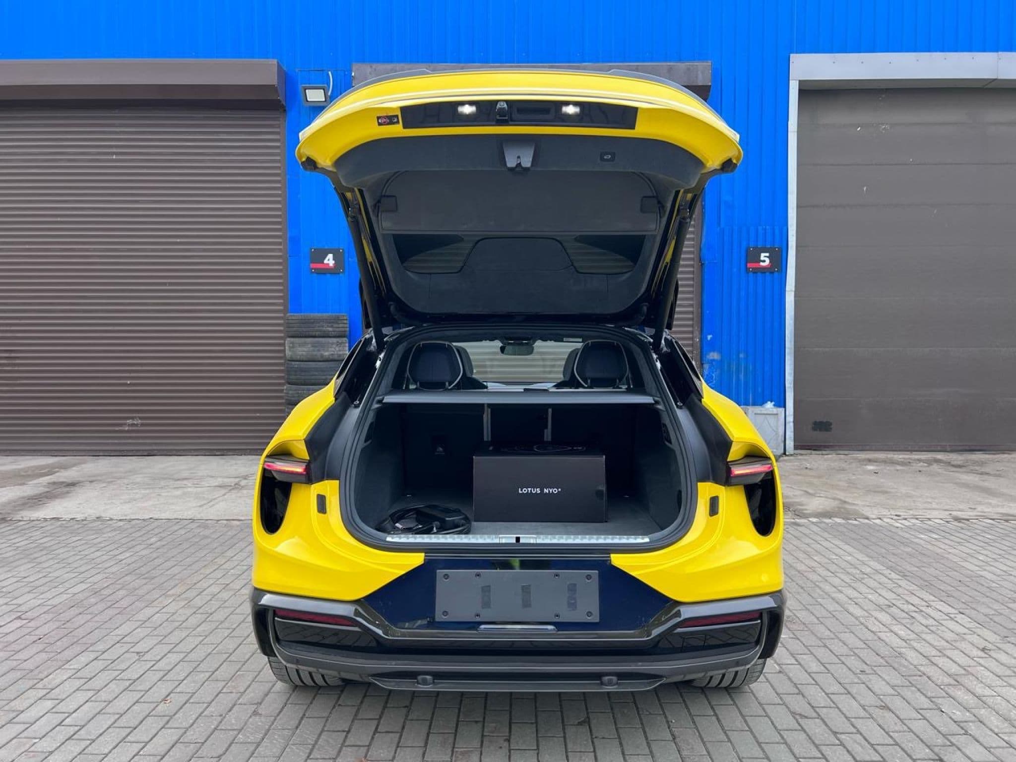 Lotus Eletre - 3