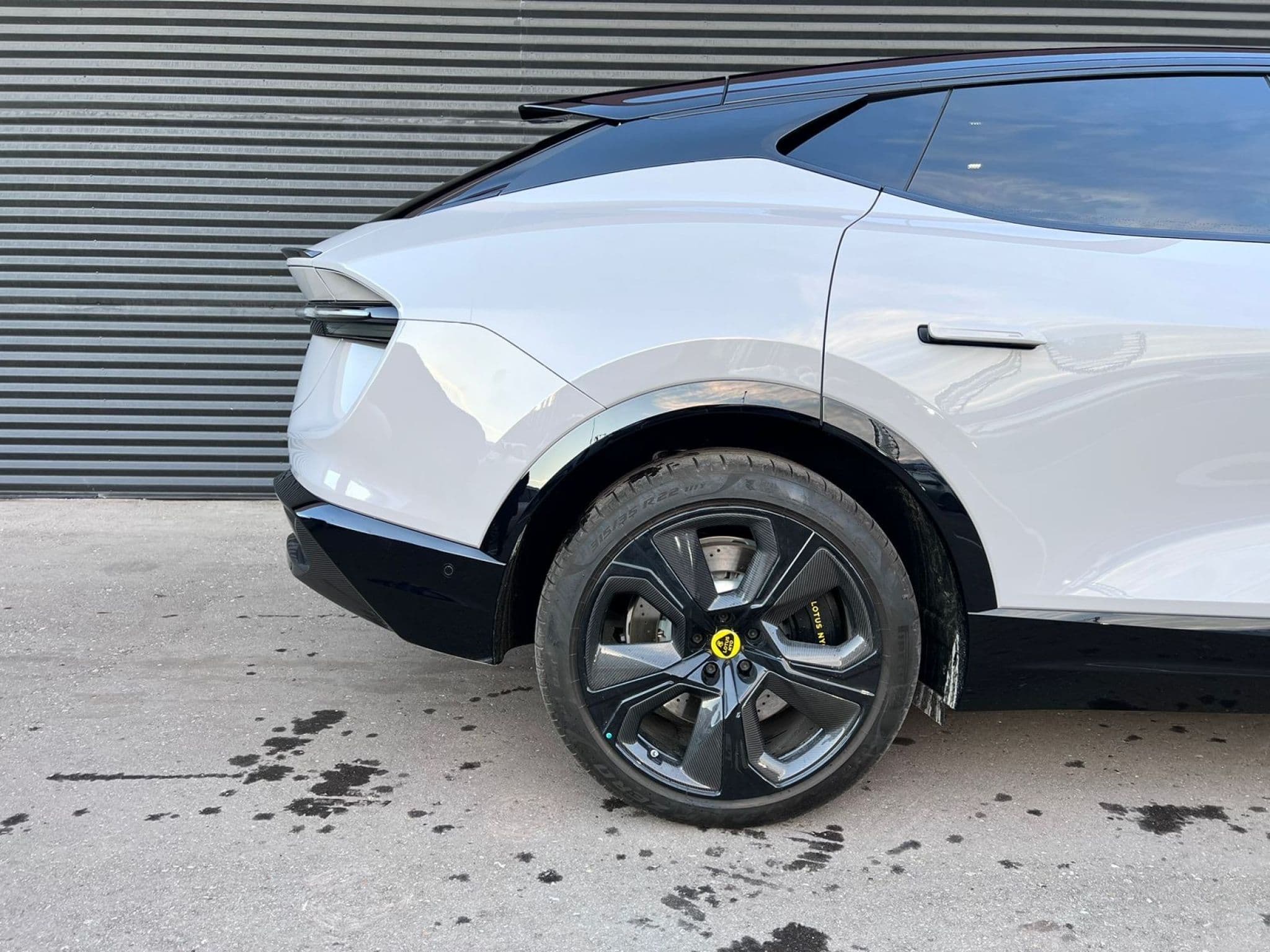 Lotus Eletre - 4