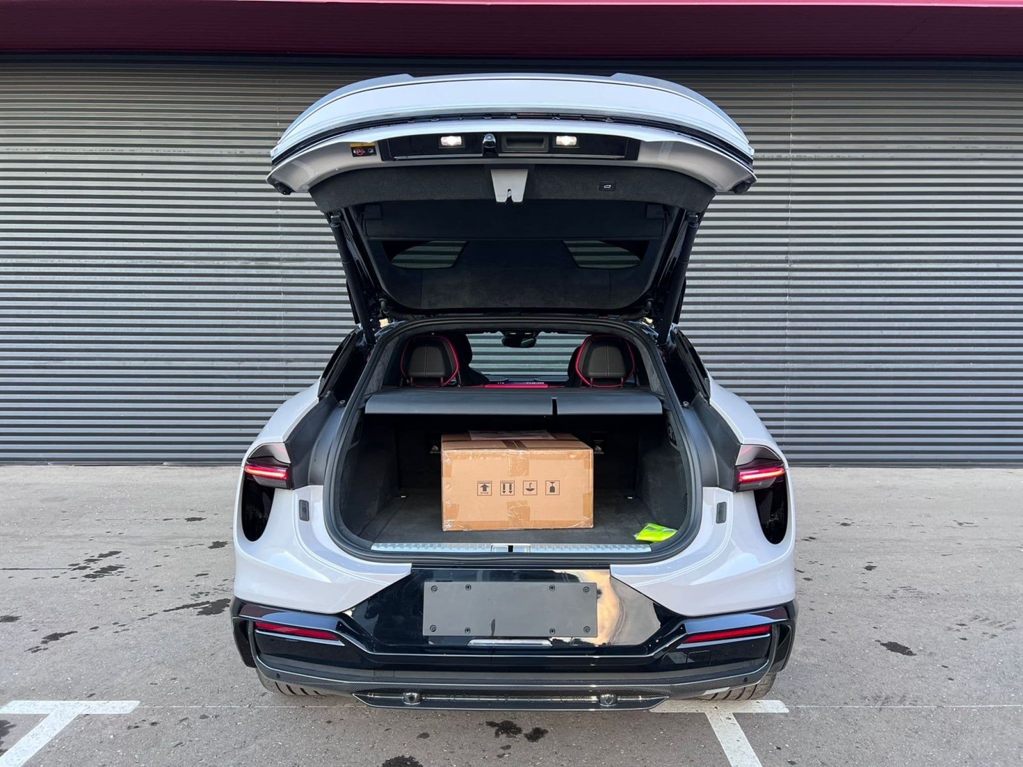 Lotus Eletre - 1