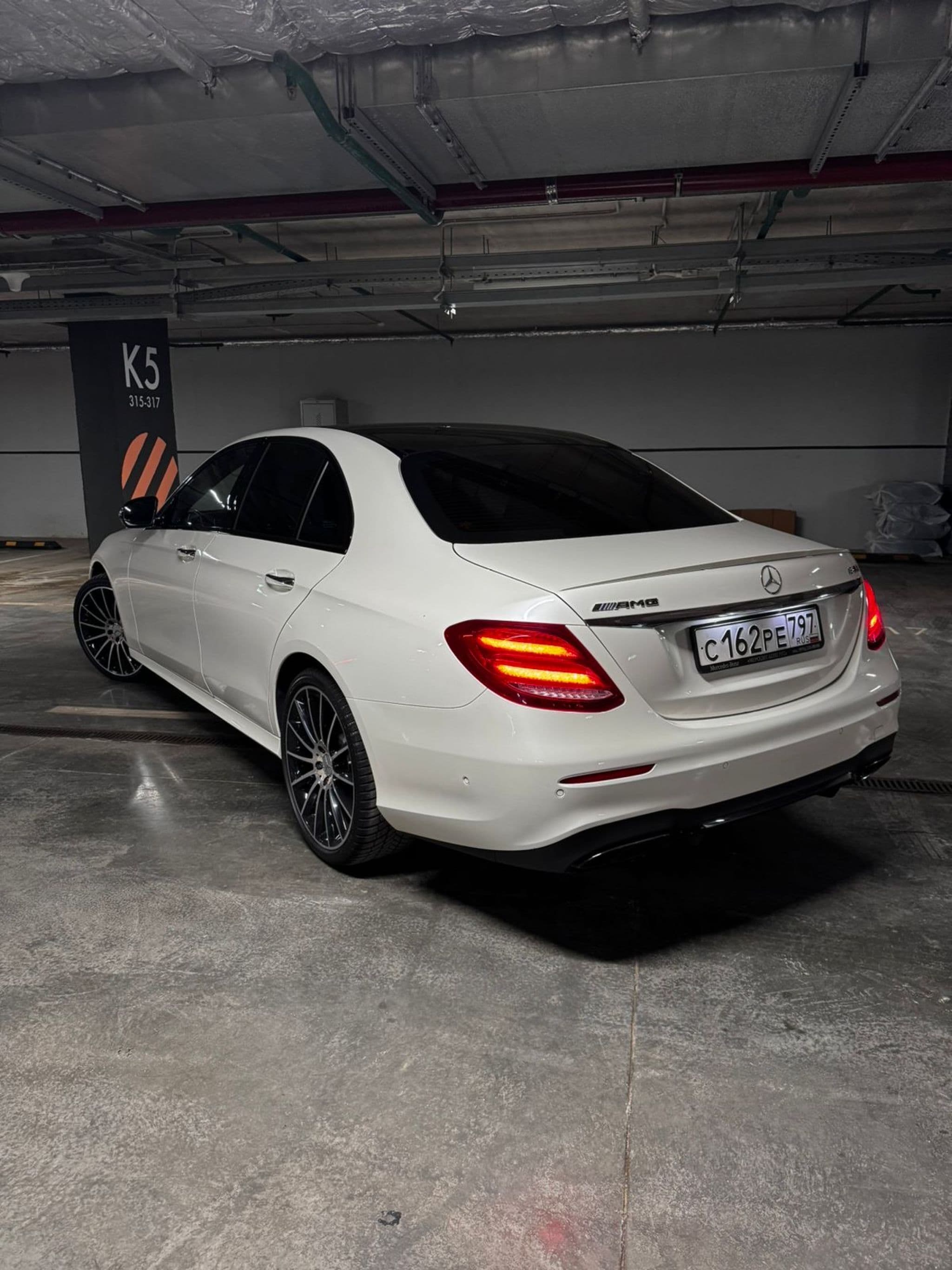 Mercedes-Benz E-klasse AMG - 1
