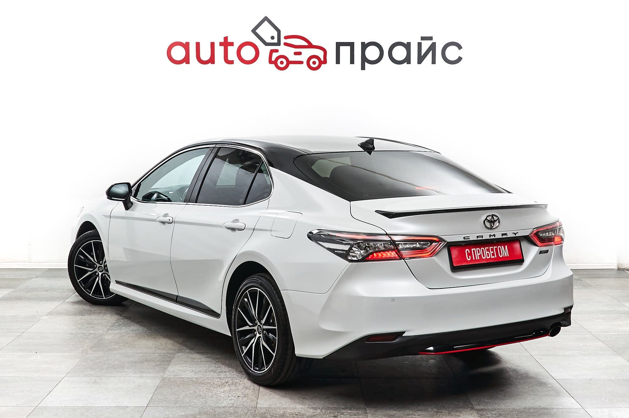 Toyota Camry - 5