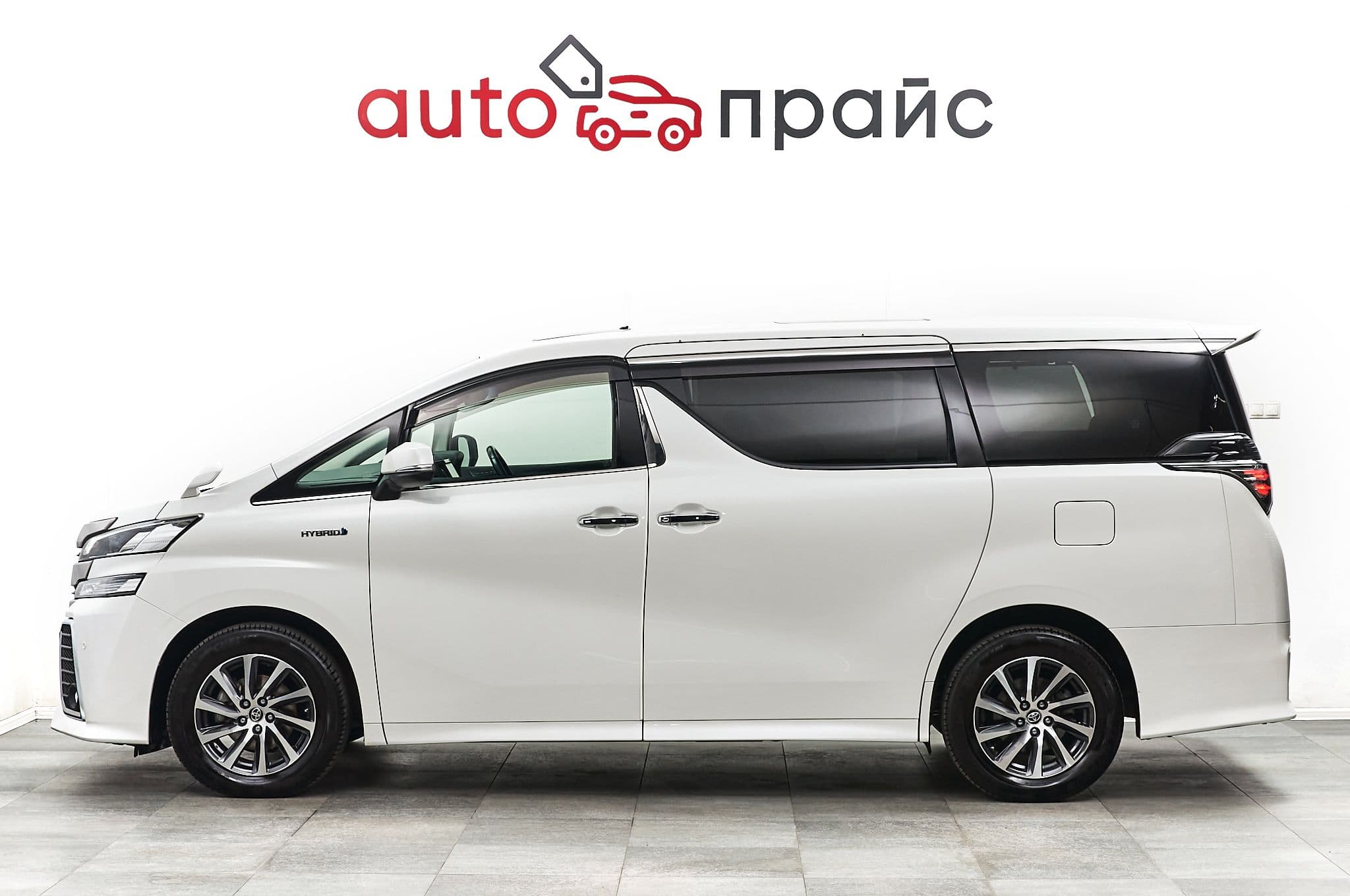 Toyota Vellfire - 3