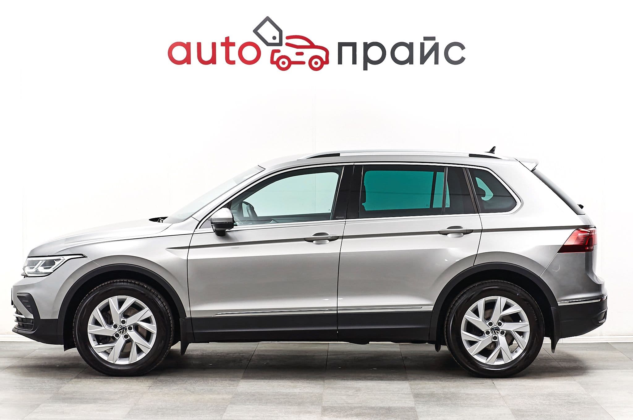Volkswagen Tiguan - 3