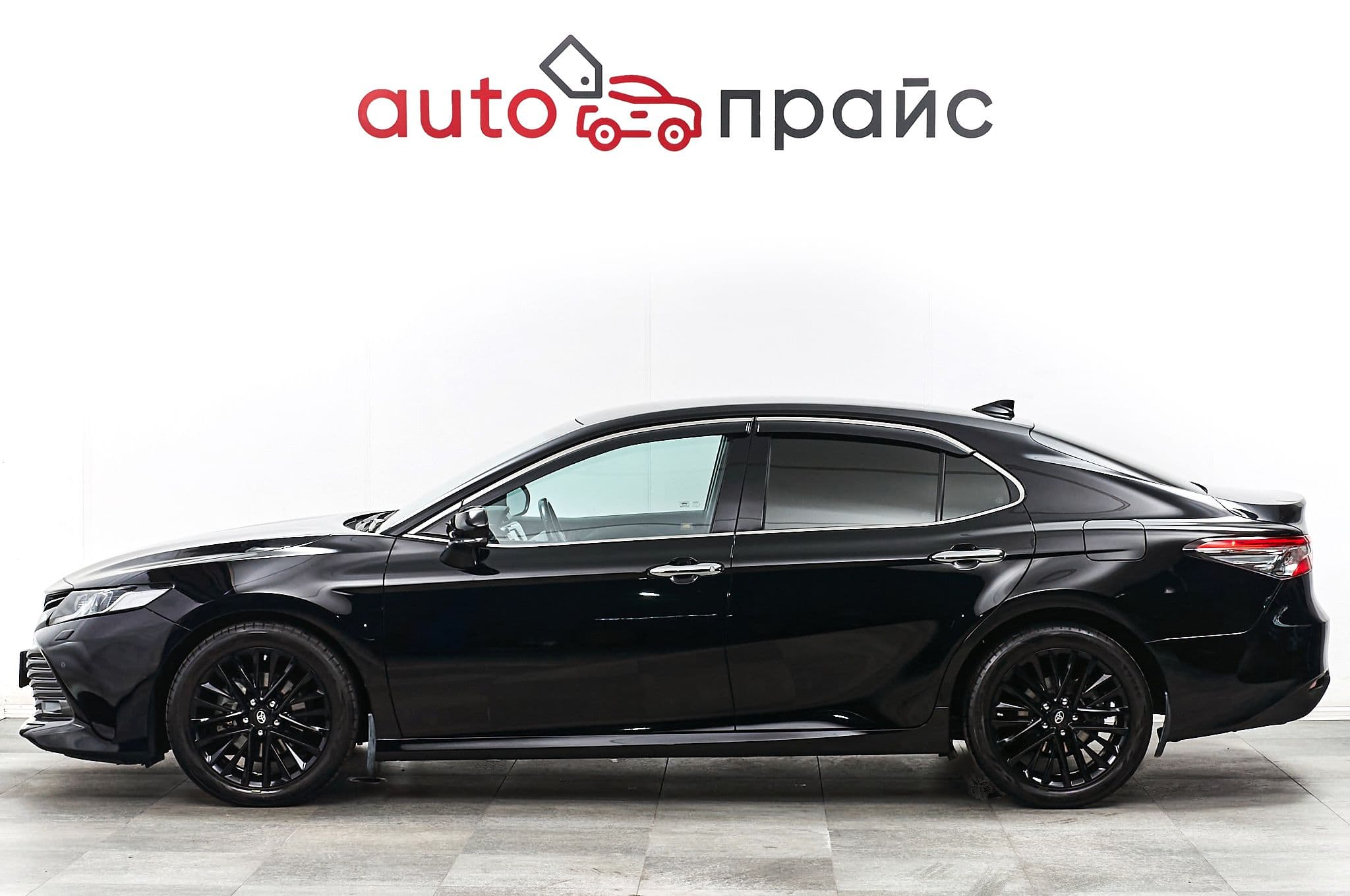Toyota Camry - 3