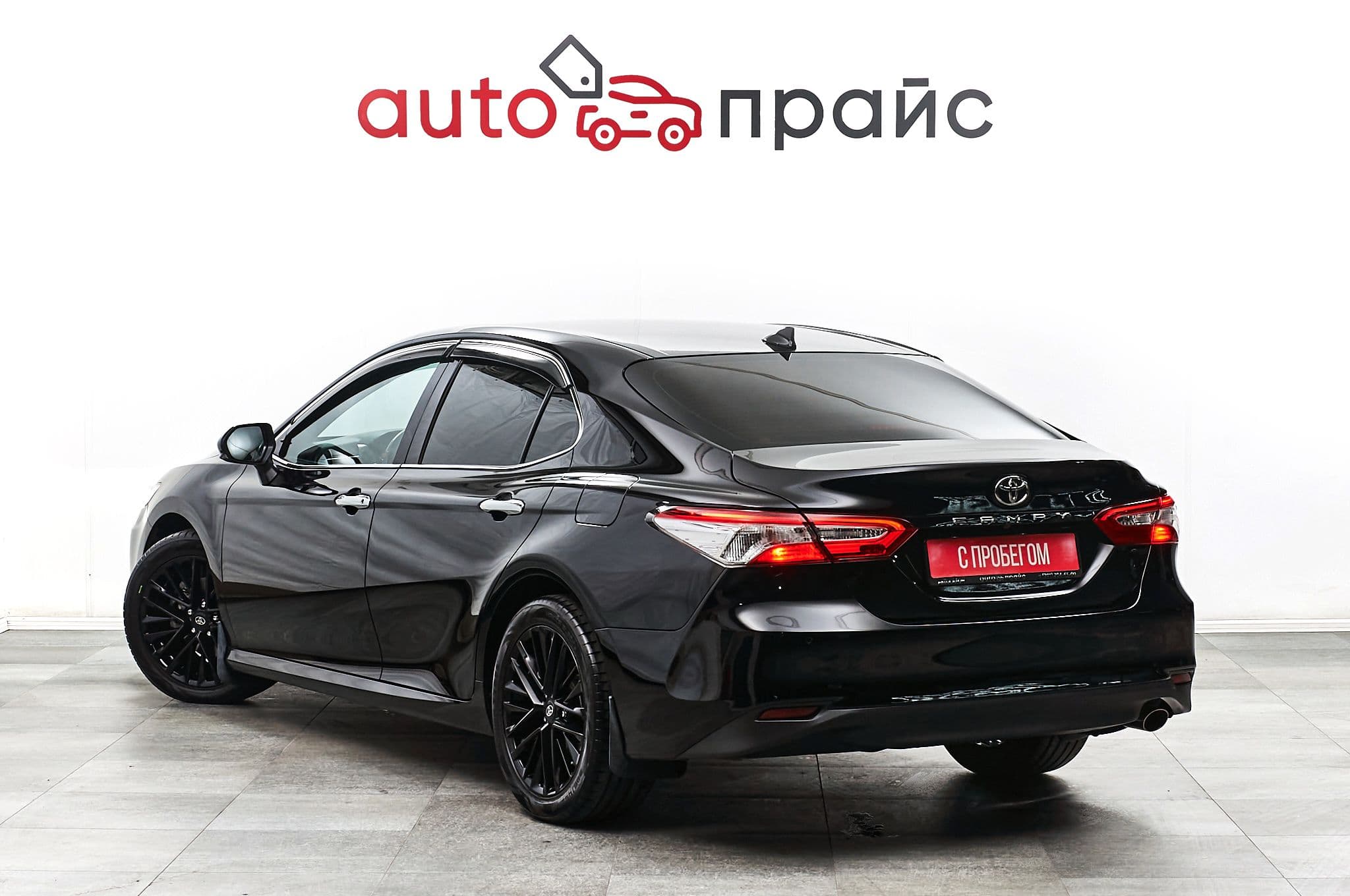 Toyota Camry - 4