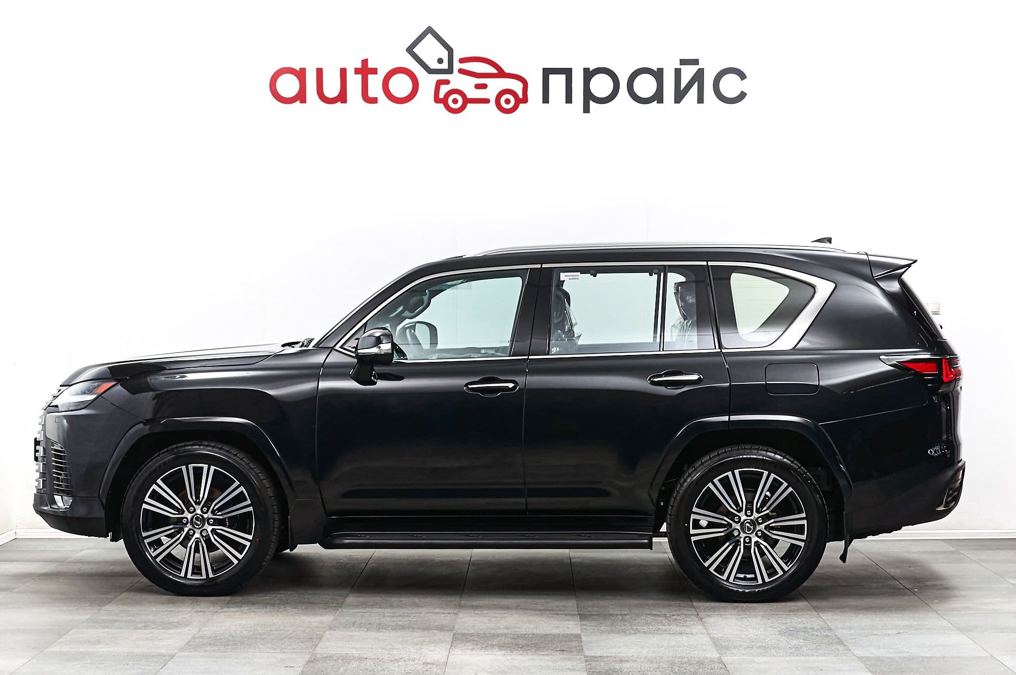 Lexus LX600 - 3