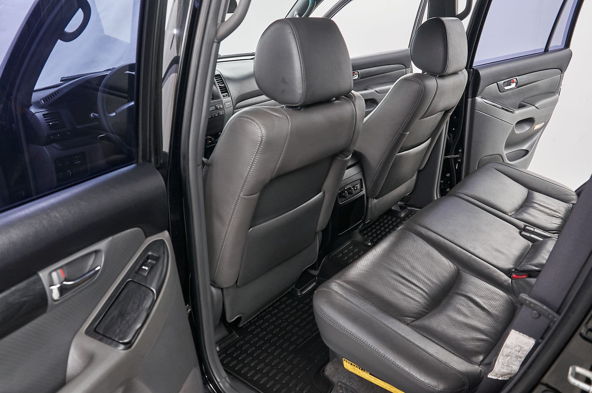 Toyota Land Cruiser Prado - 2