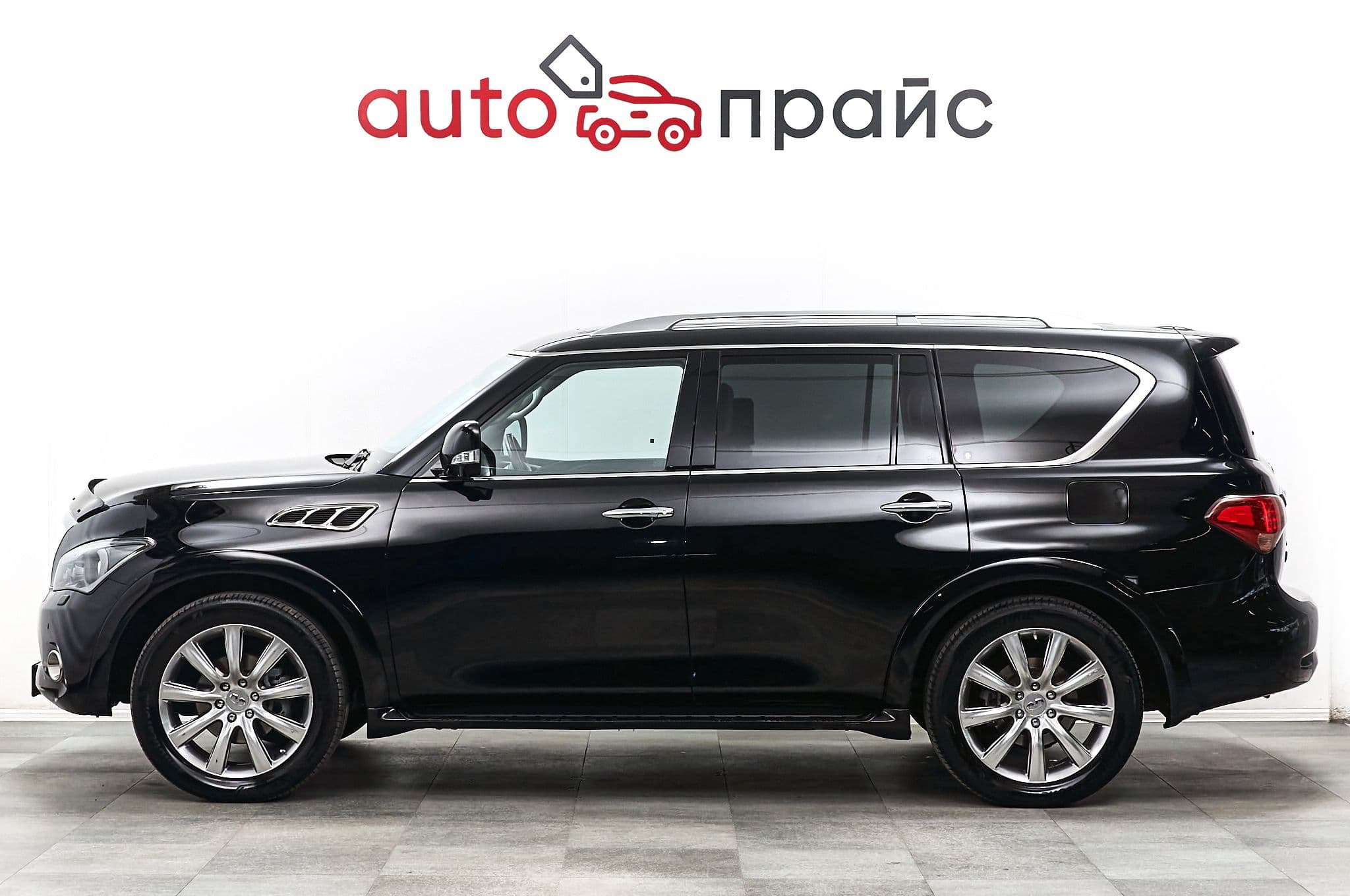 Infiniti QX56 - 3