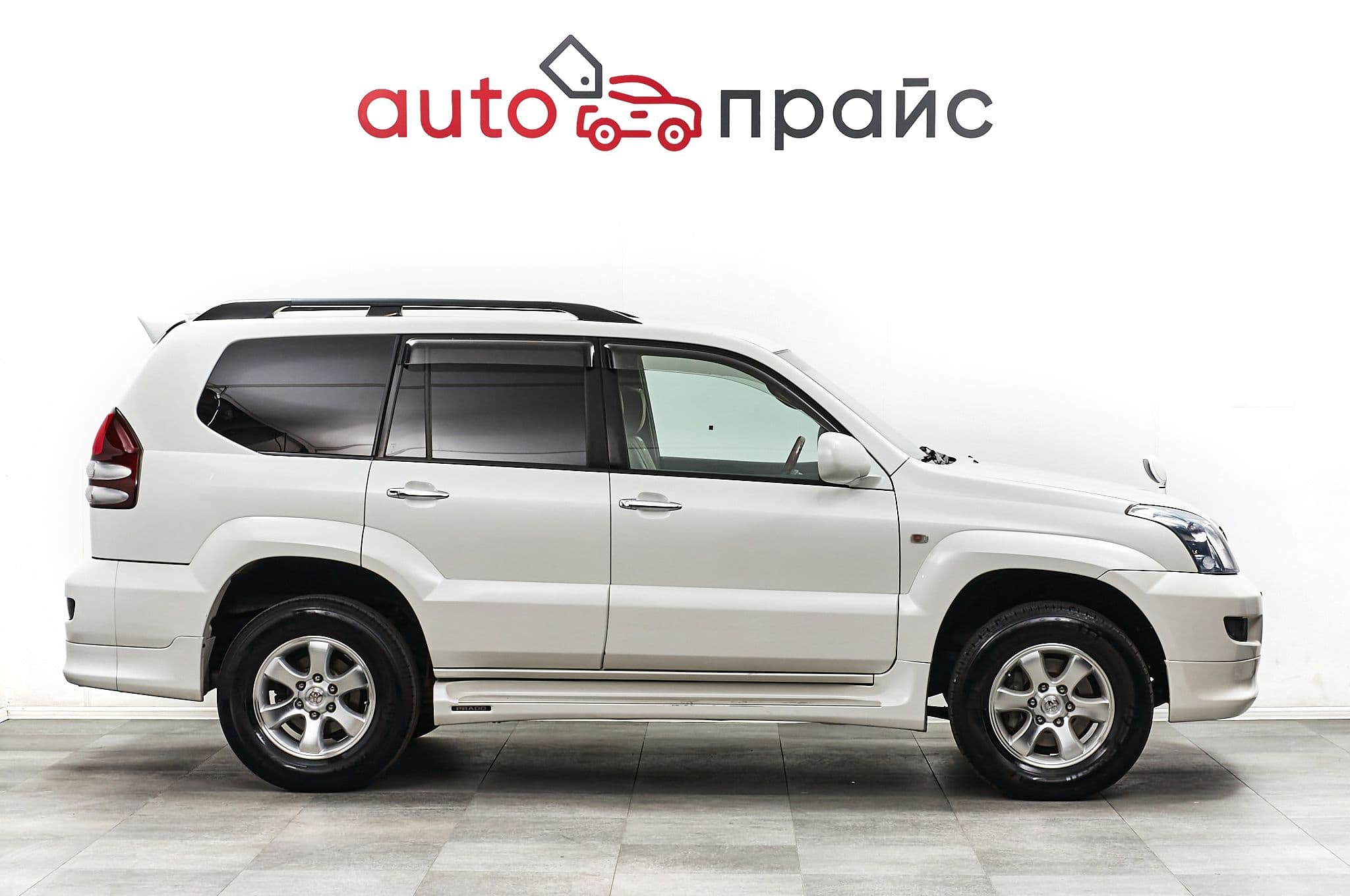Toyota Land Cruiser Prado - 4