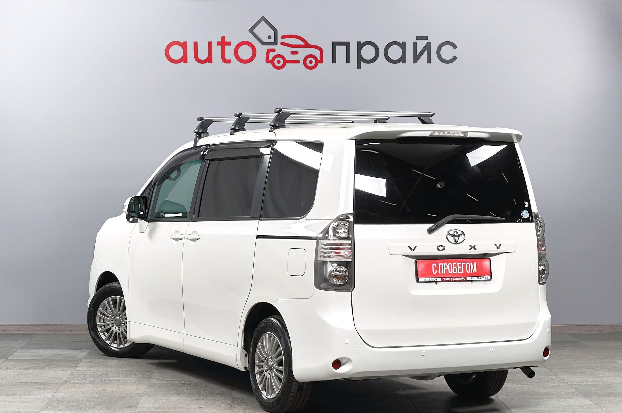 Toyota Voxy - 4