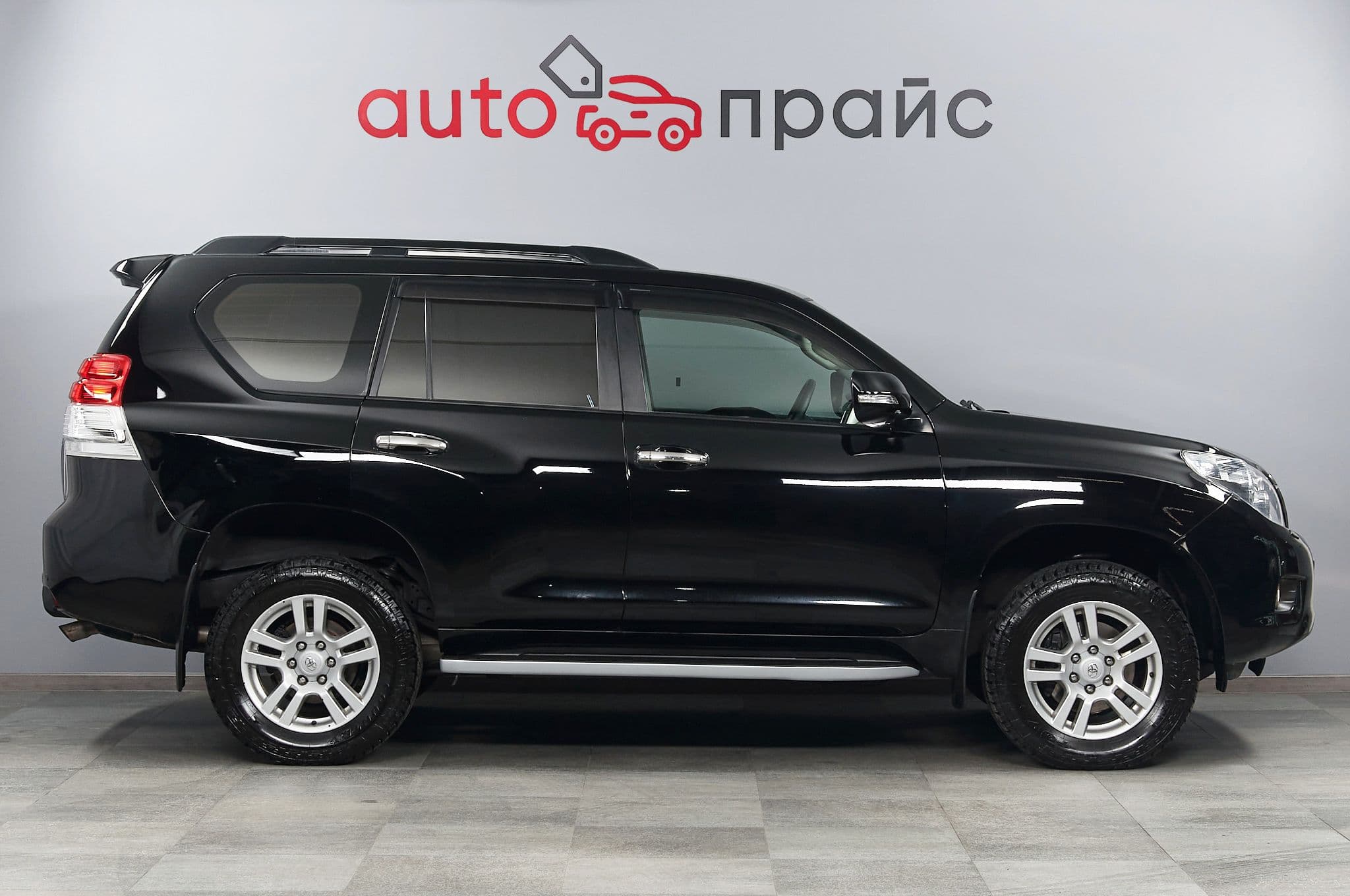 Toyota Land Cruiser Prado - 2