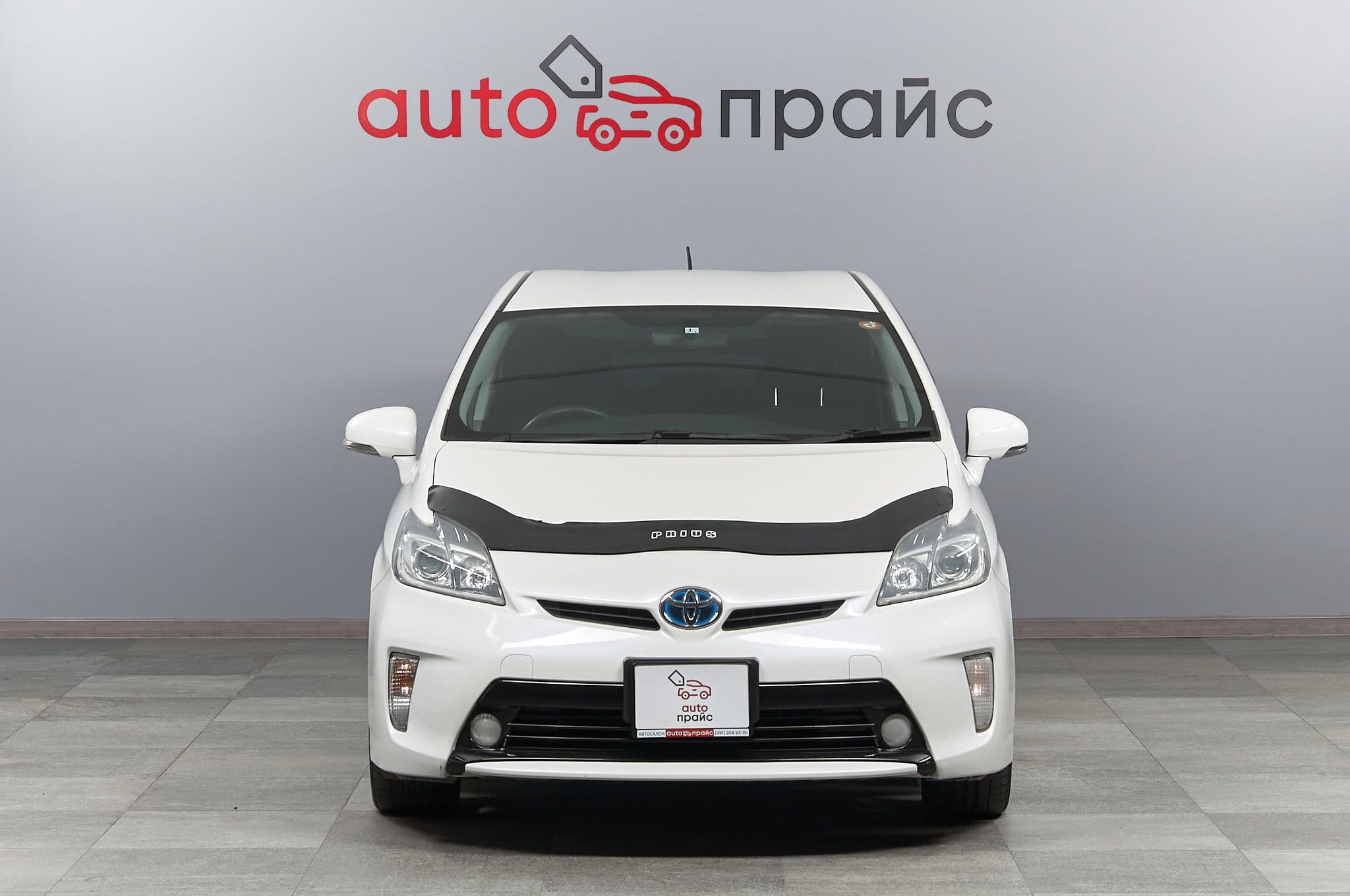 Toyota Prius - 4