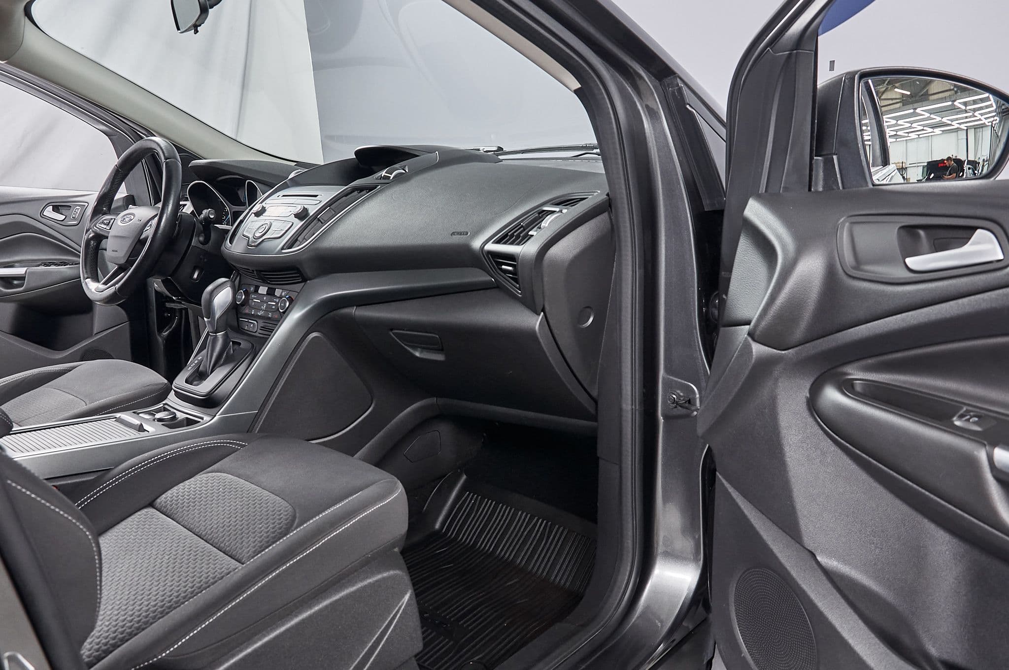 Ford Kuga - 2