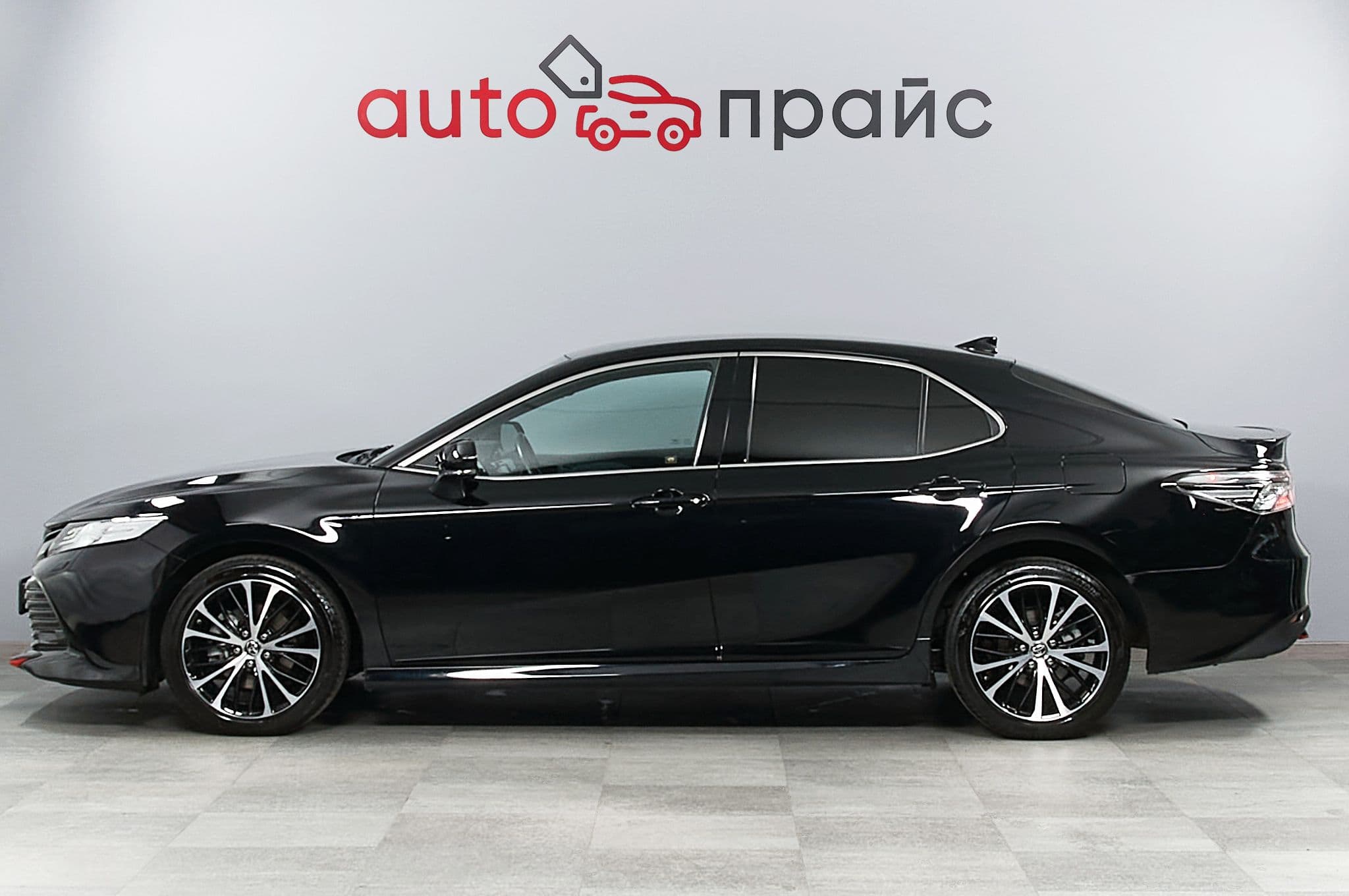 Toyota Camry - 3