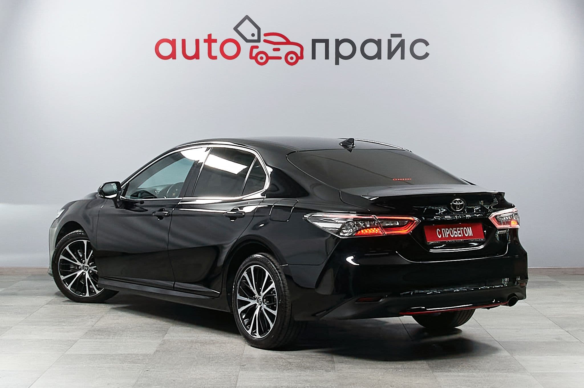 Toyota Camry - 4