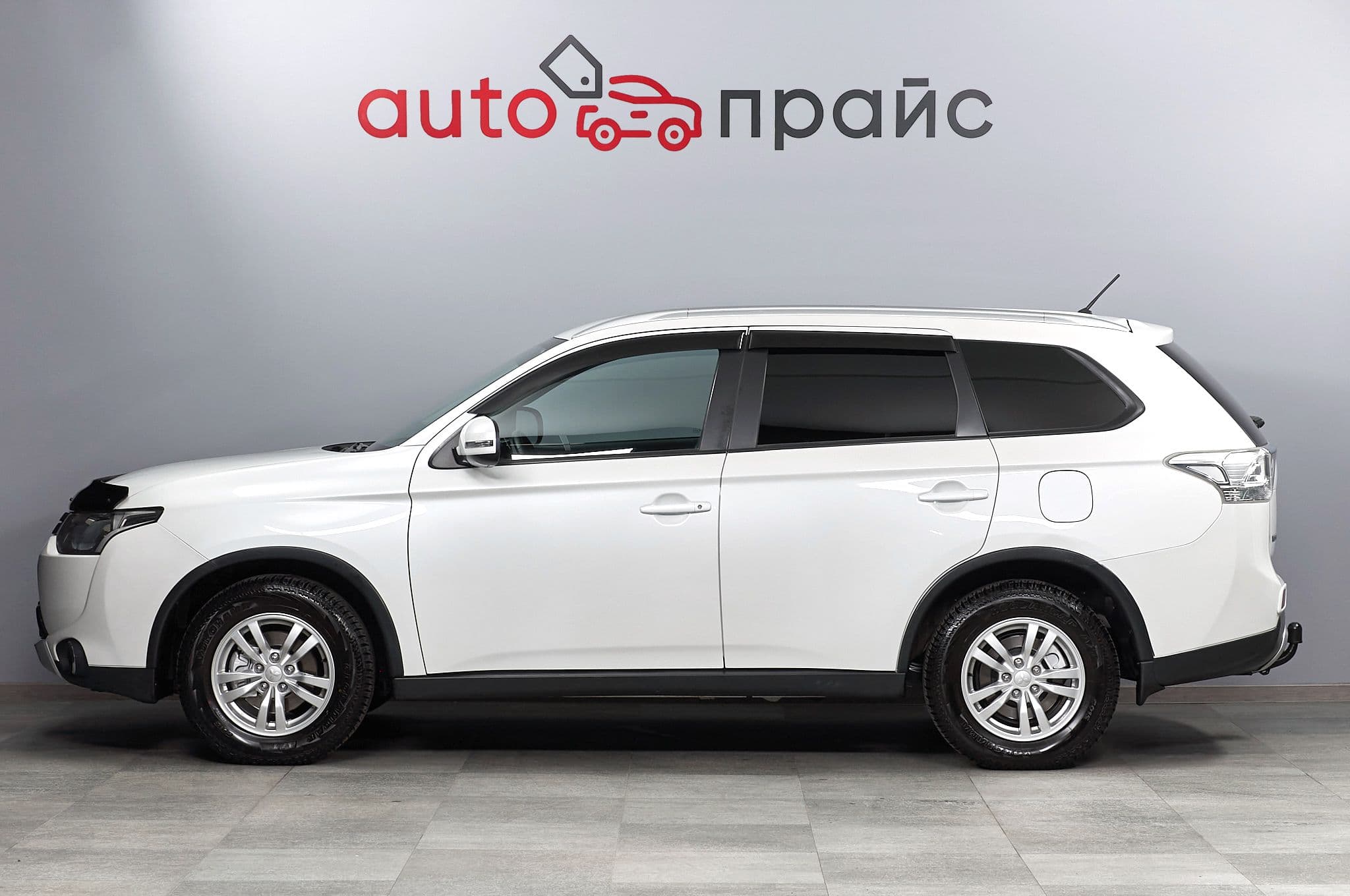 Mitsubishi Outlander - 3