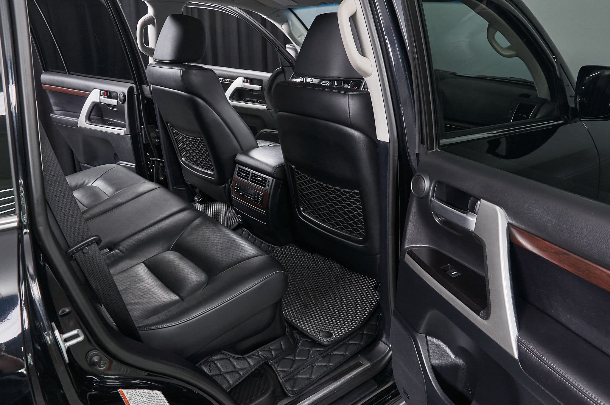 Toyota Land Cruiser - 3