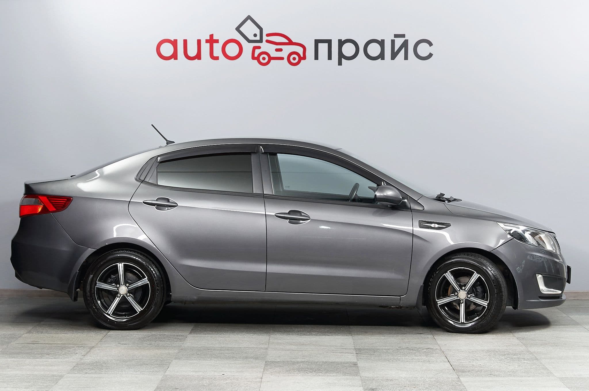Kia Rio - 2