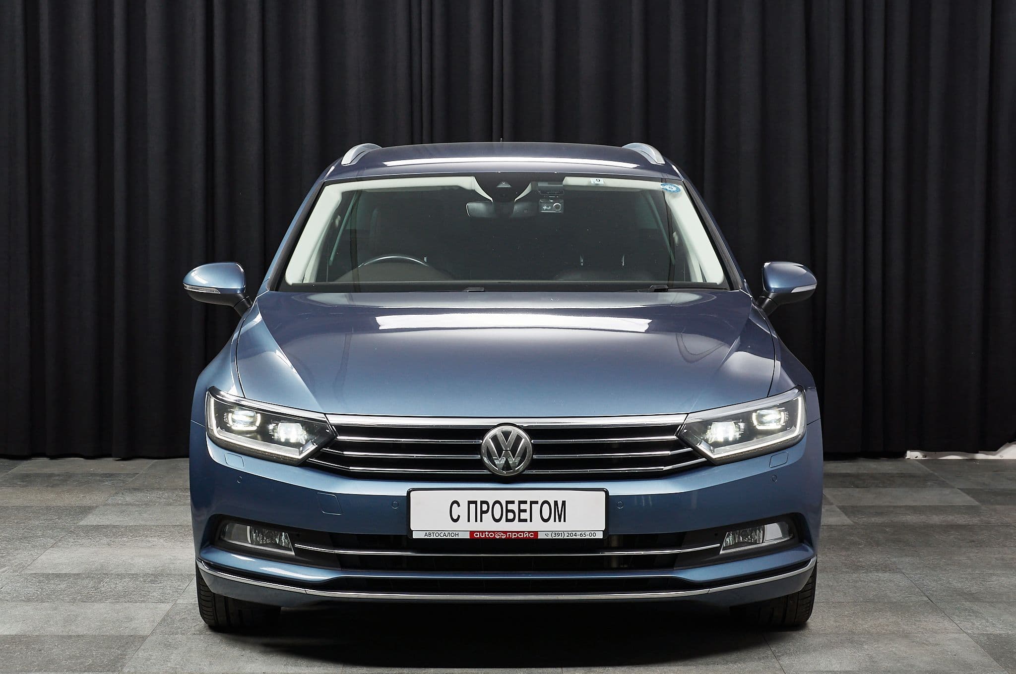Volkswagen Passat - 4
