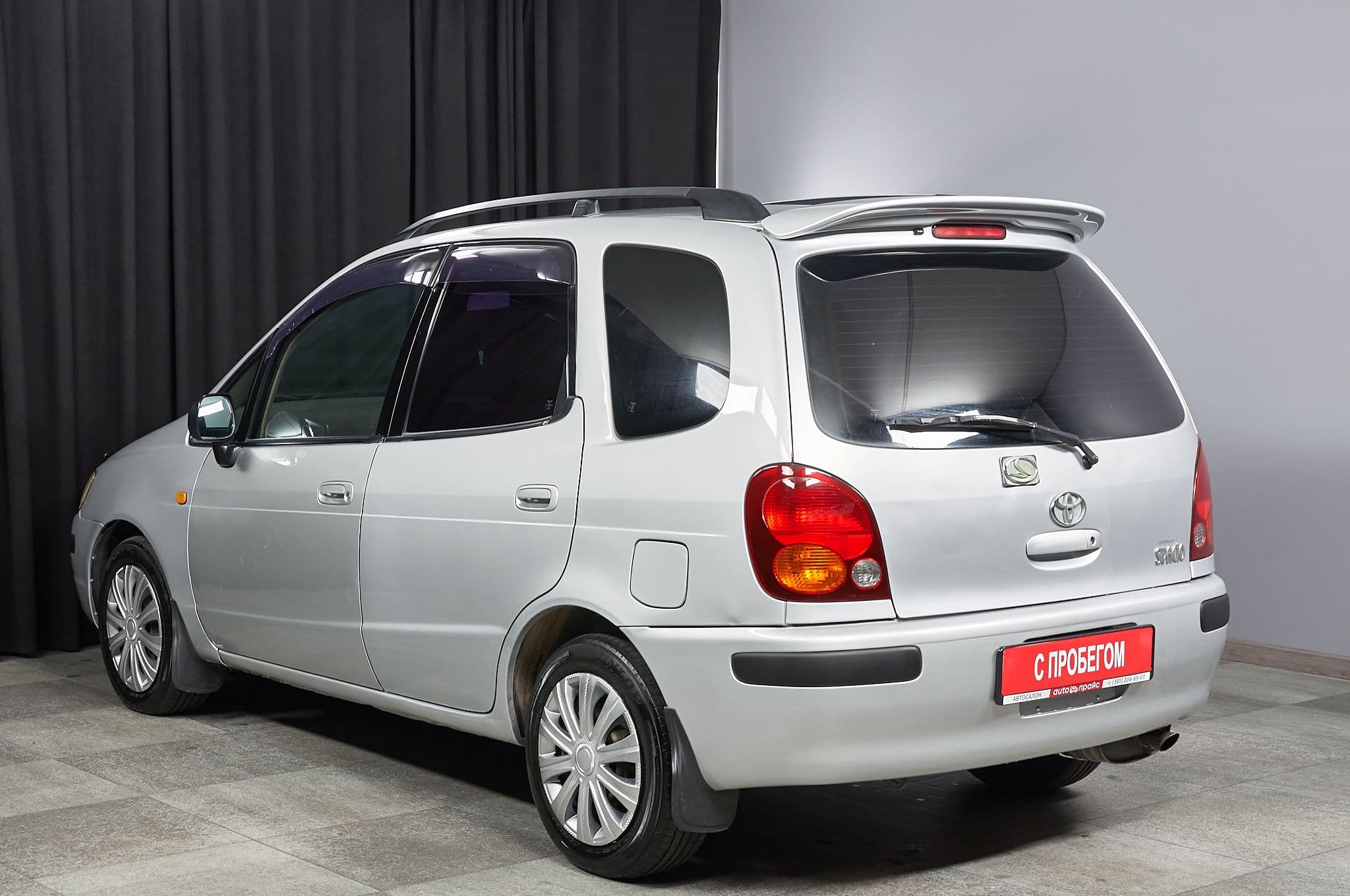 Toyota Corolla Spacio - 5