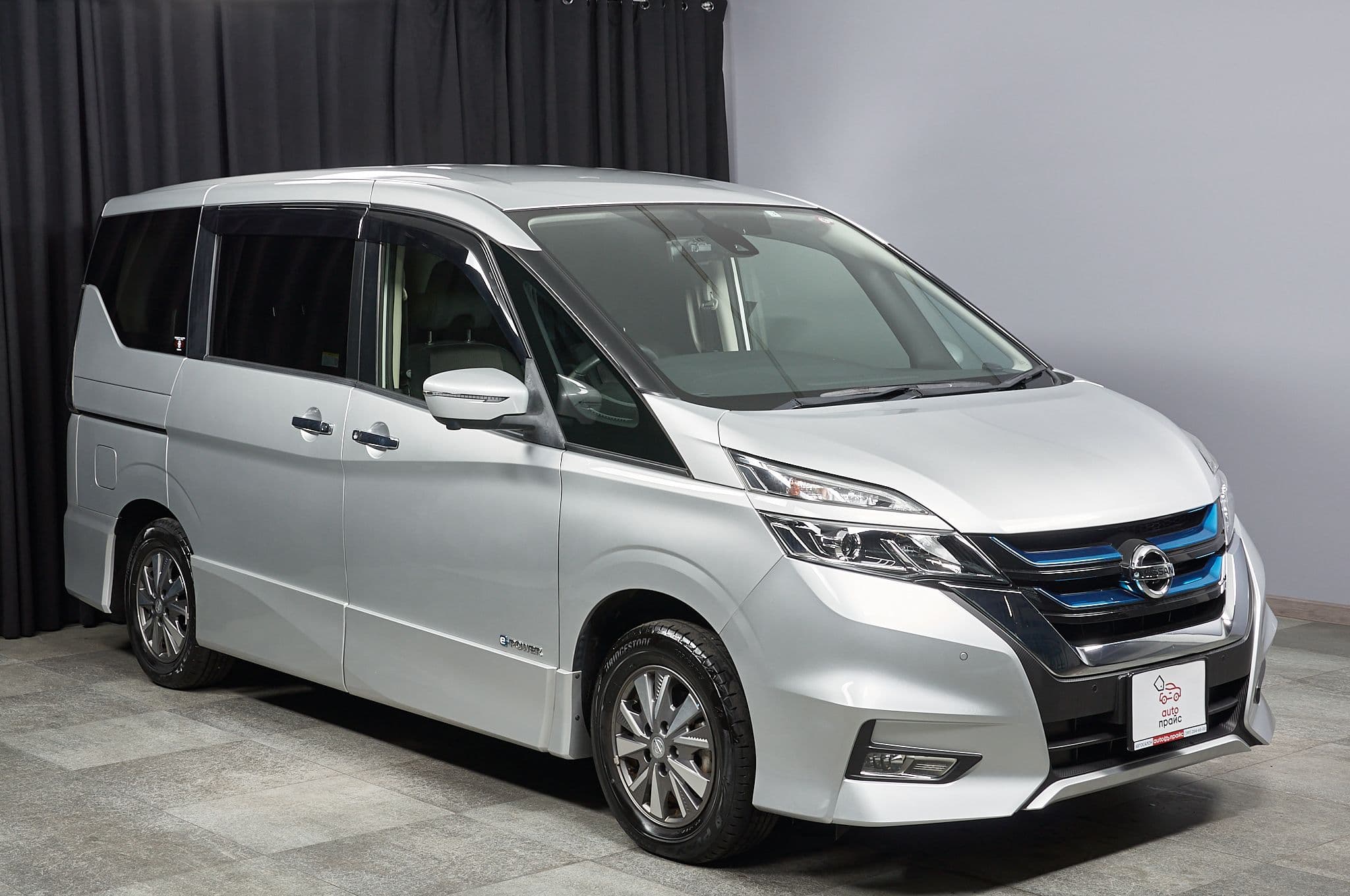 Nissan Serena - 3