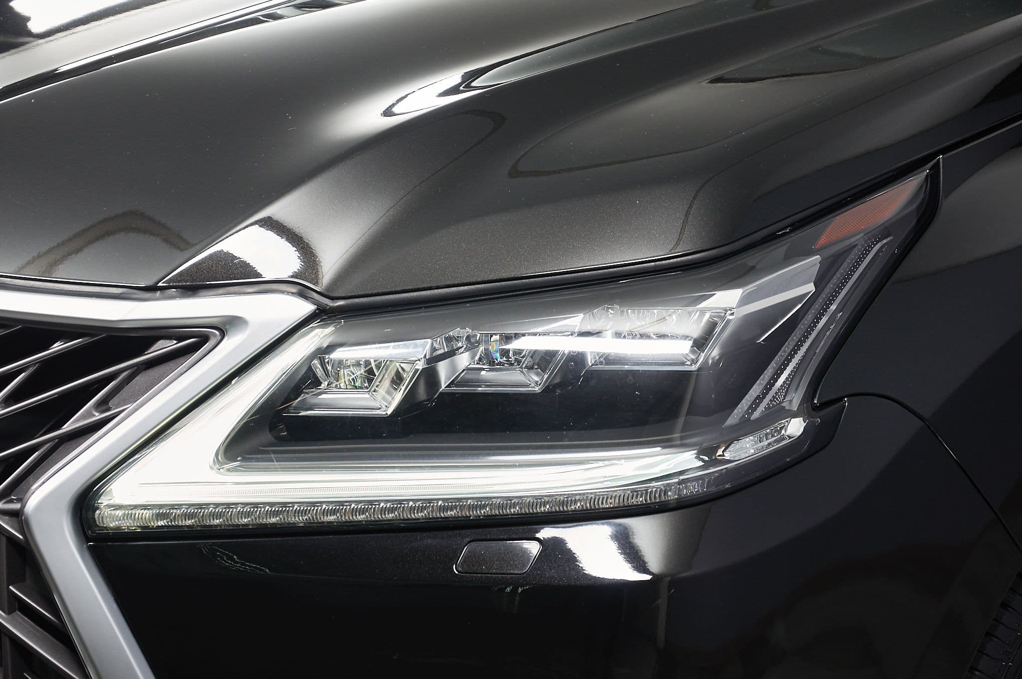 Lexus LX450d - 3