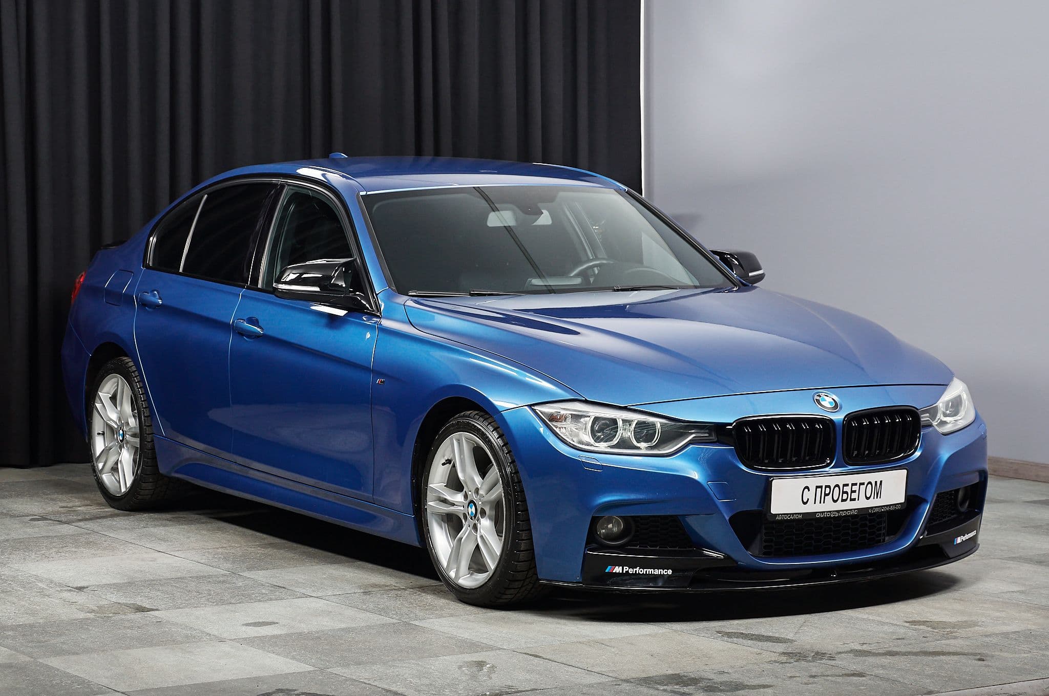BMW 320i - 2