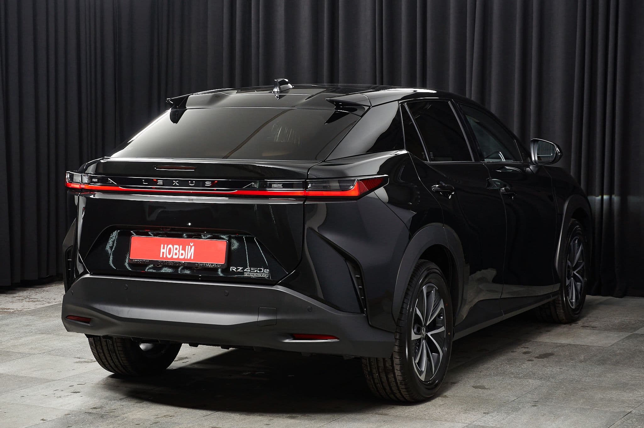 Lexus RZ450e - 2