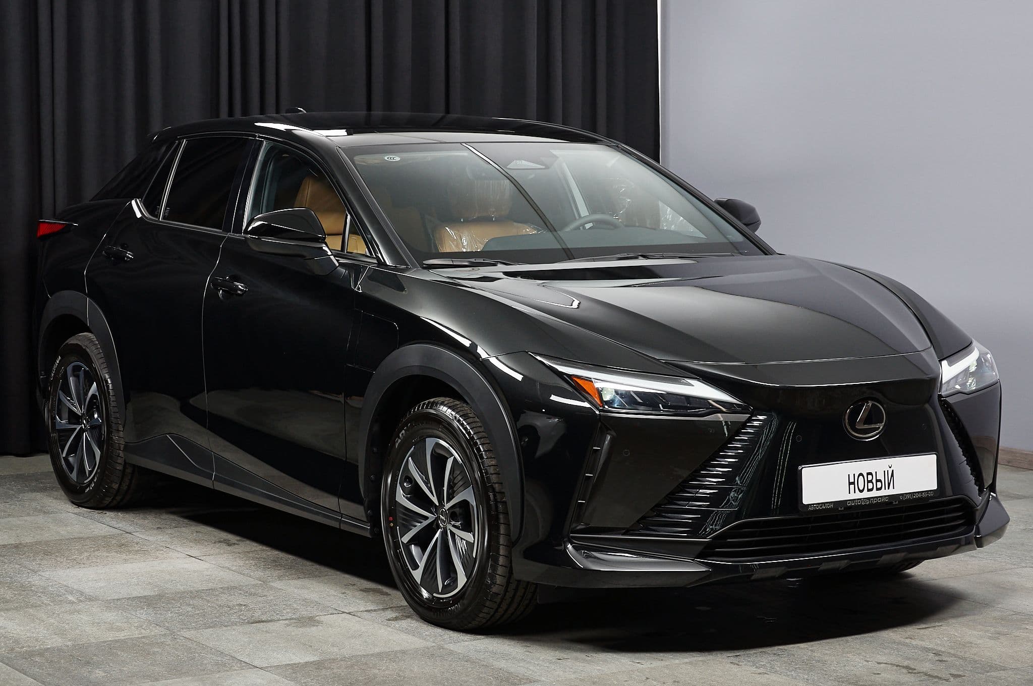 Lexus RZ450e - 1