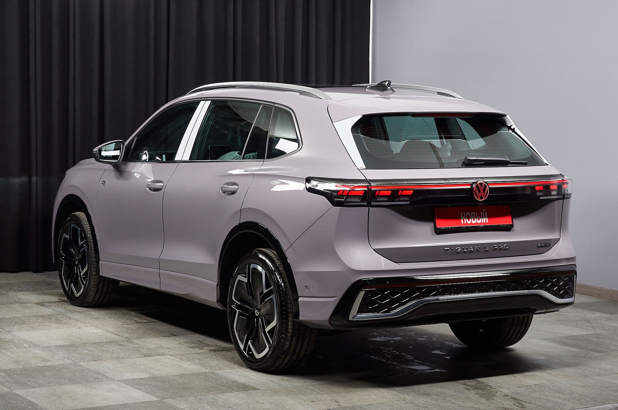 Volkswagen Tiguan - 5