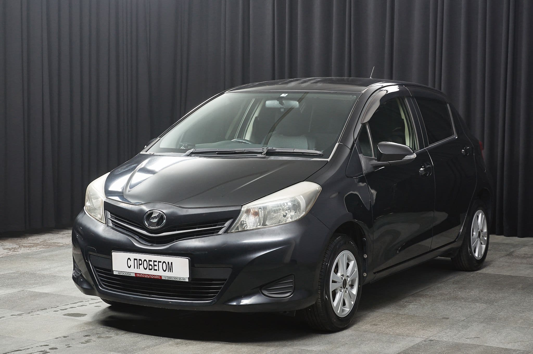 Toyota Vitz - 1
