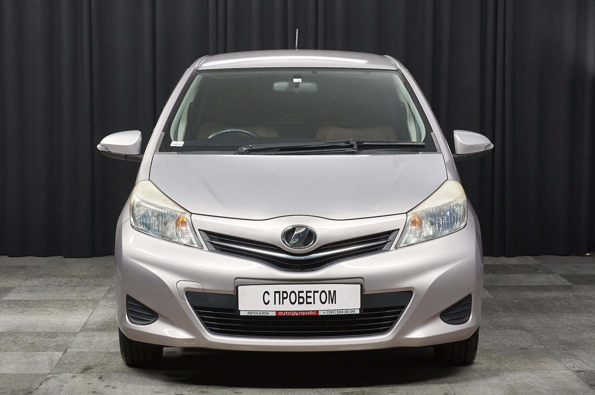 Toyota Vitz - 1