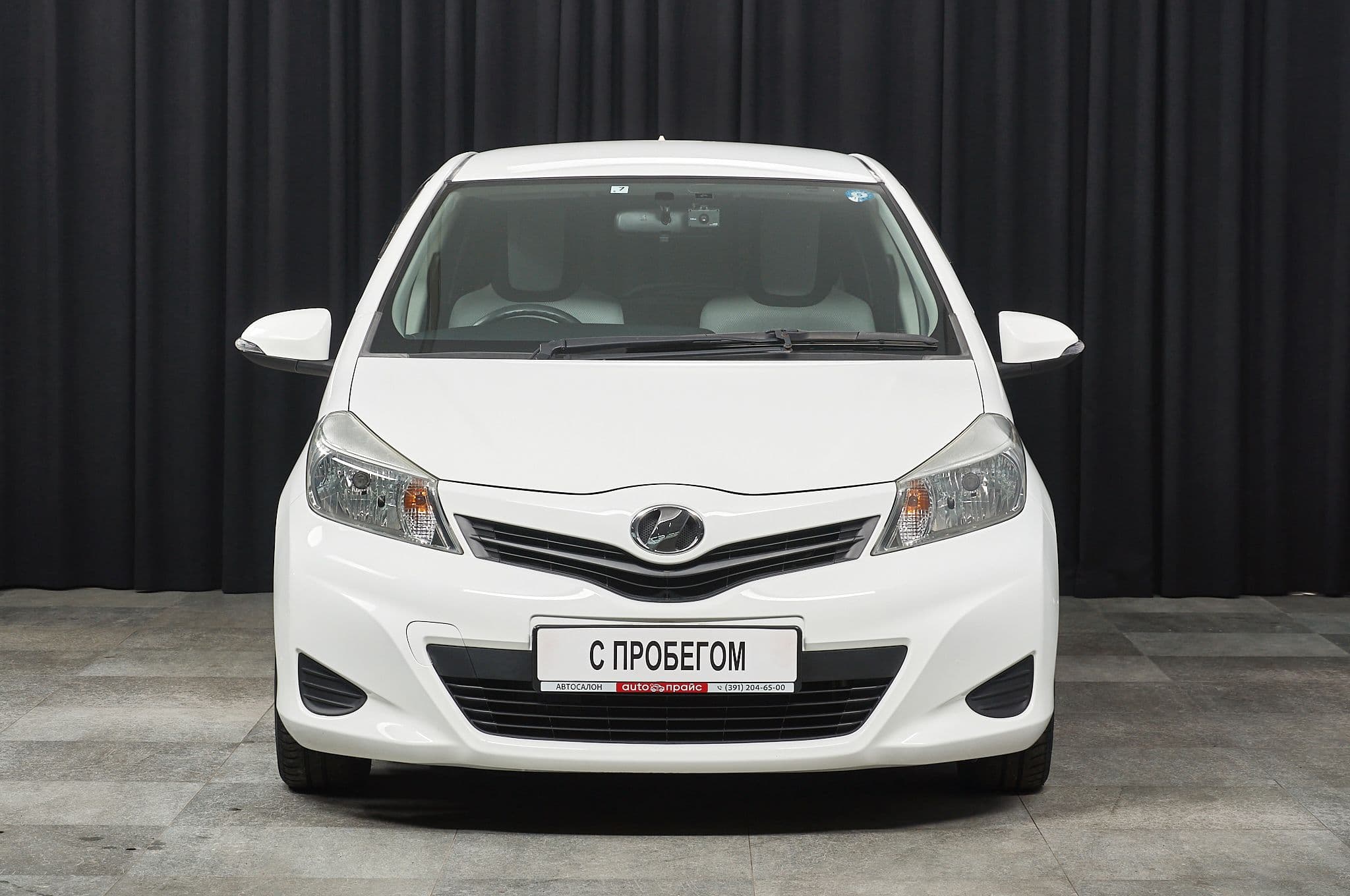 Toyota Vitz - 2