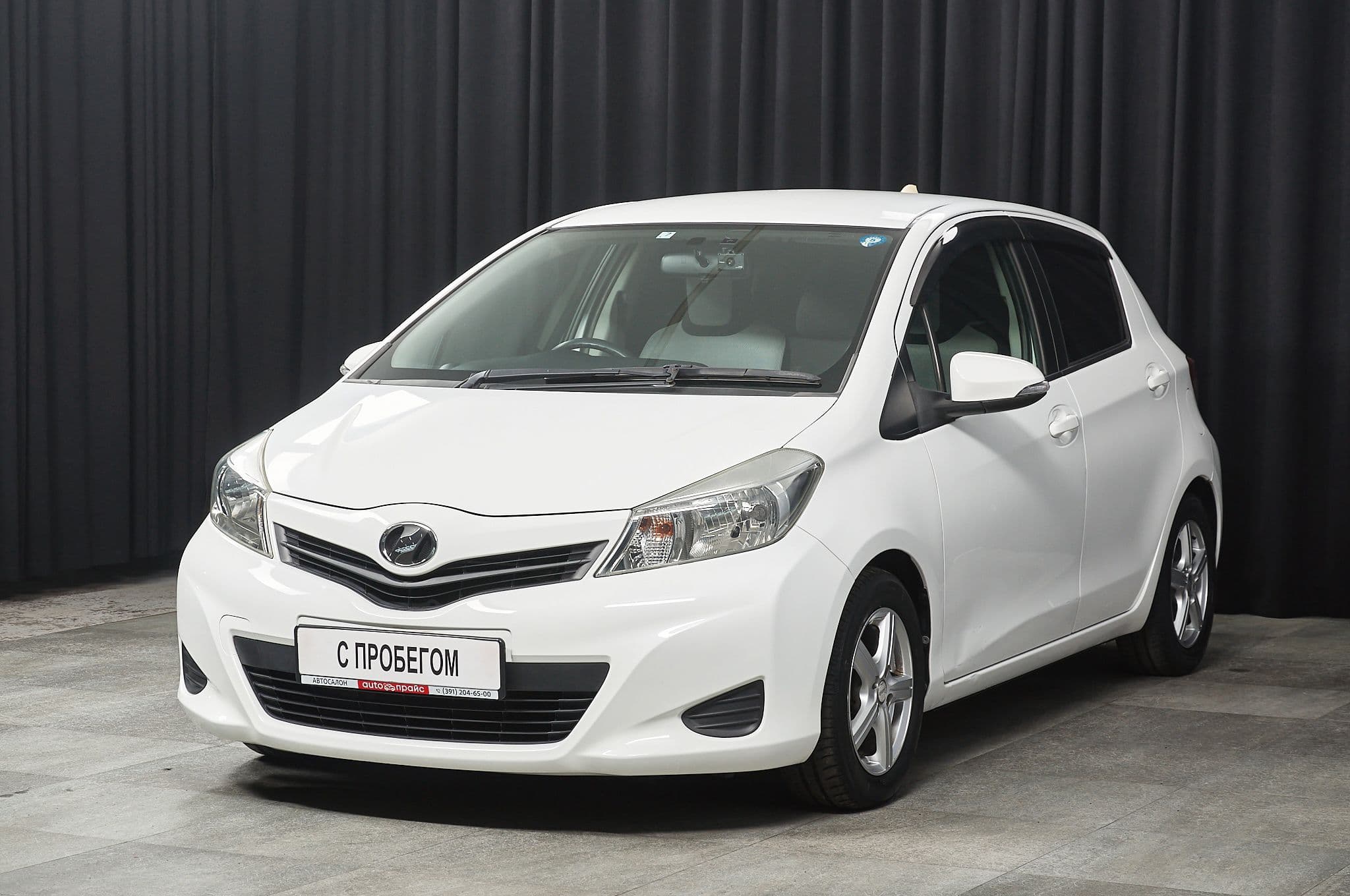 Toyota Vitz - 1
