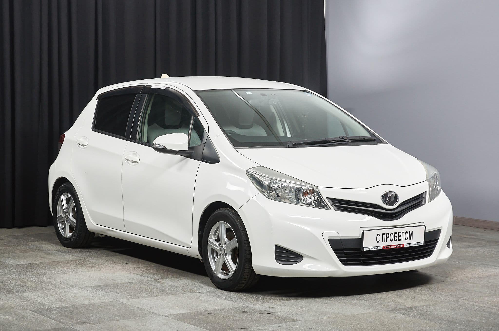 Toyota Vitz - 3