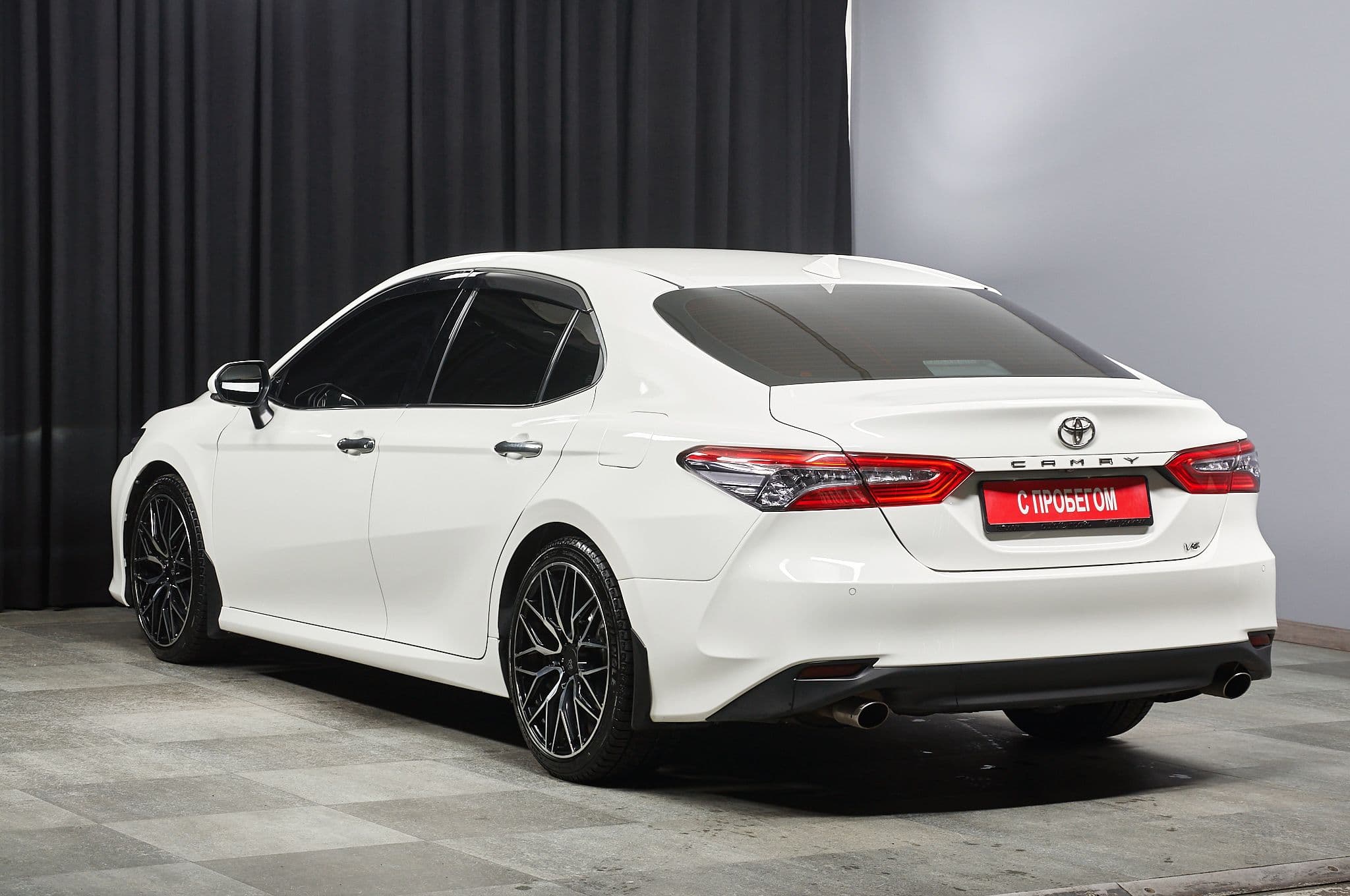 Toyota Camry - 5