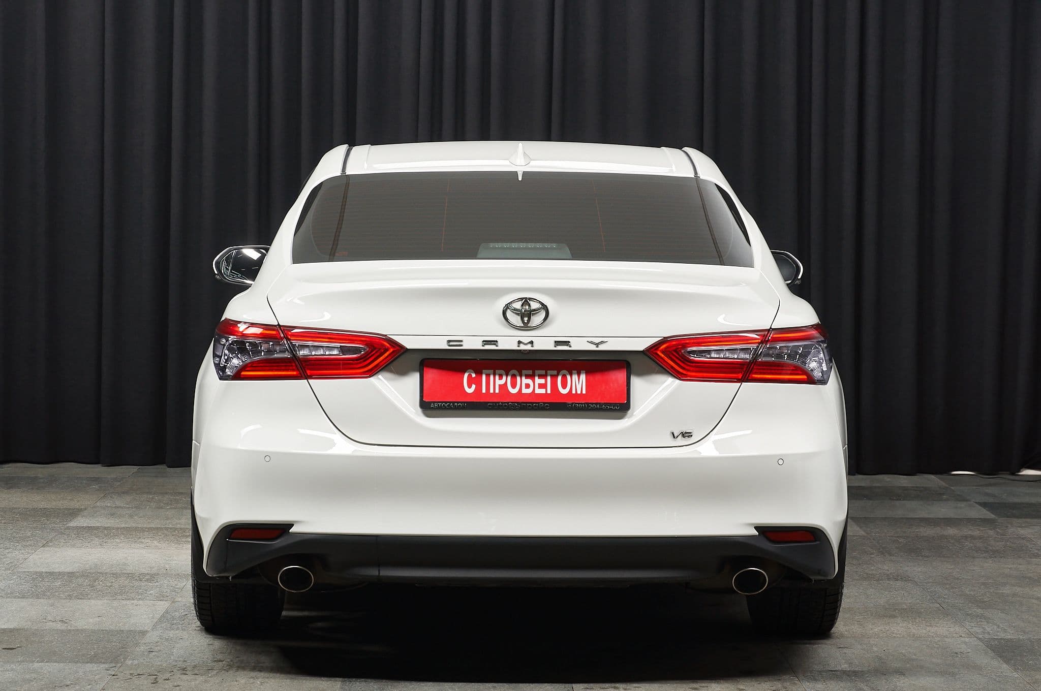 Toyota Camry - 4