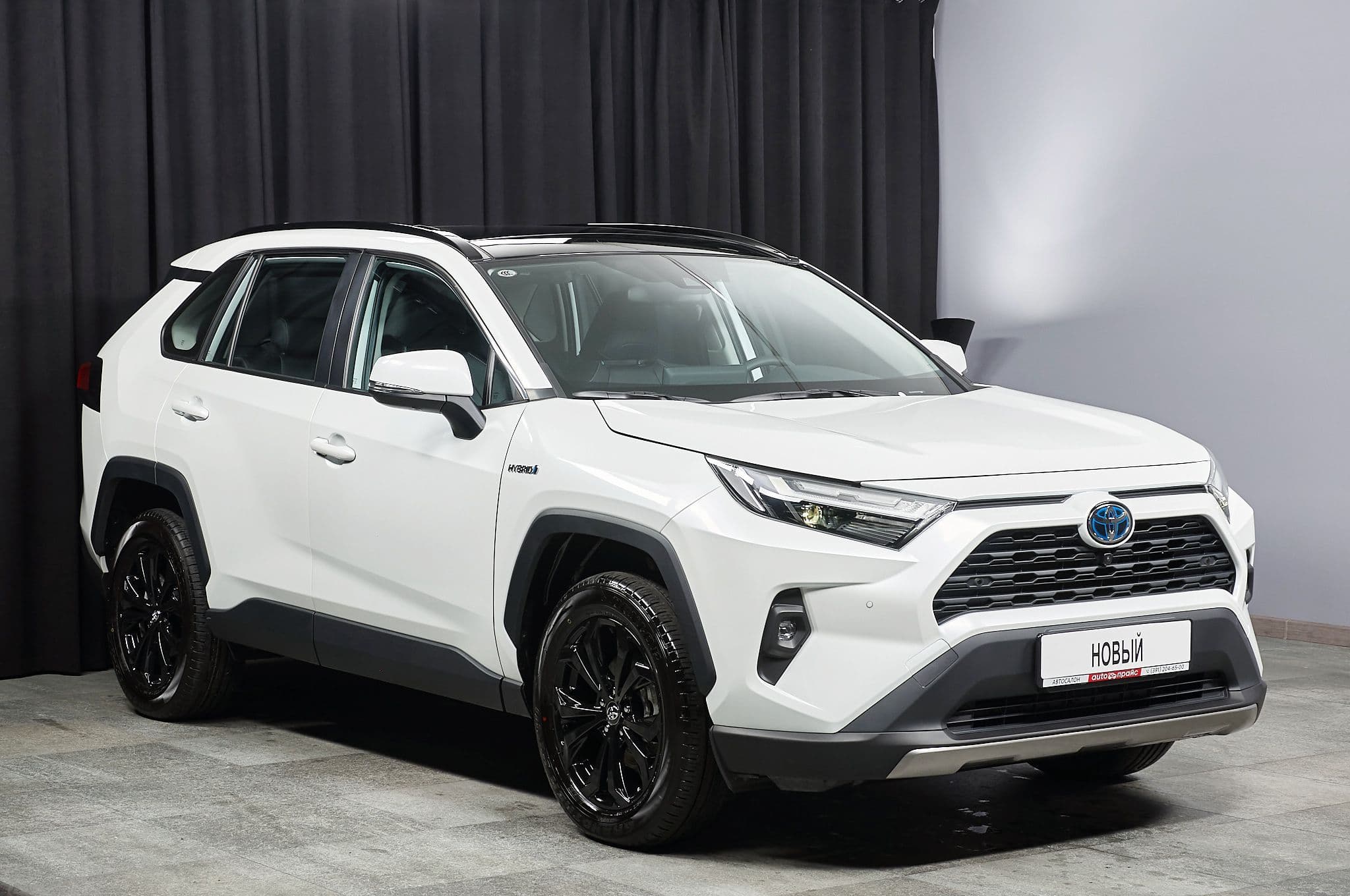 Toyota RAV4 - 1