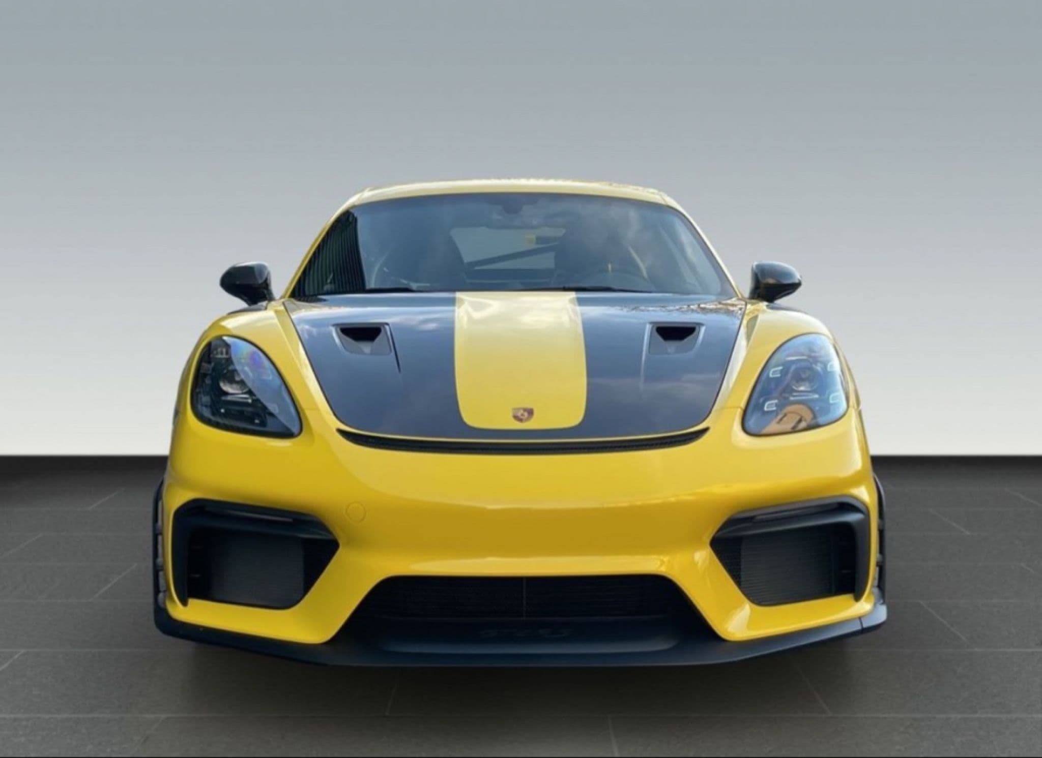 Porsche Cayman GT4 - 3