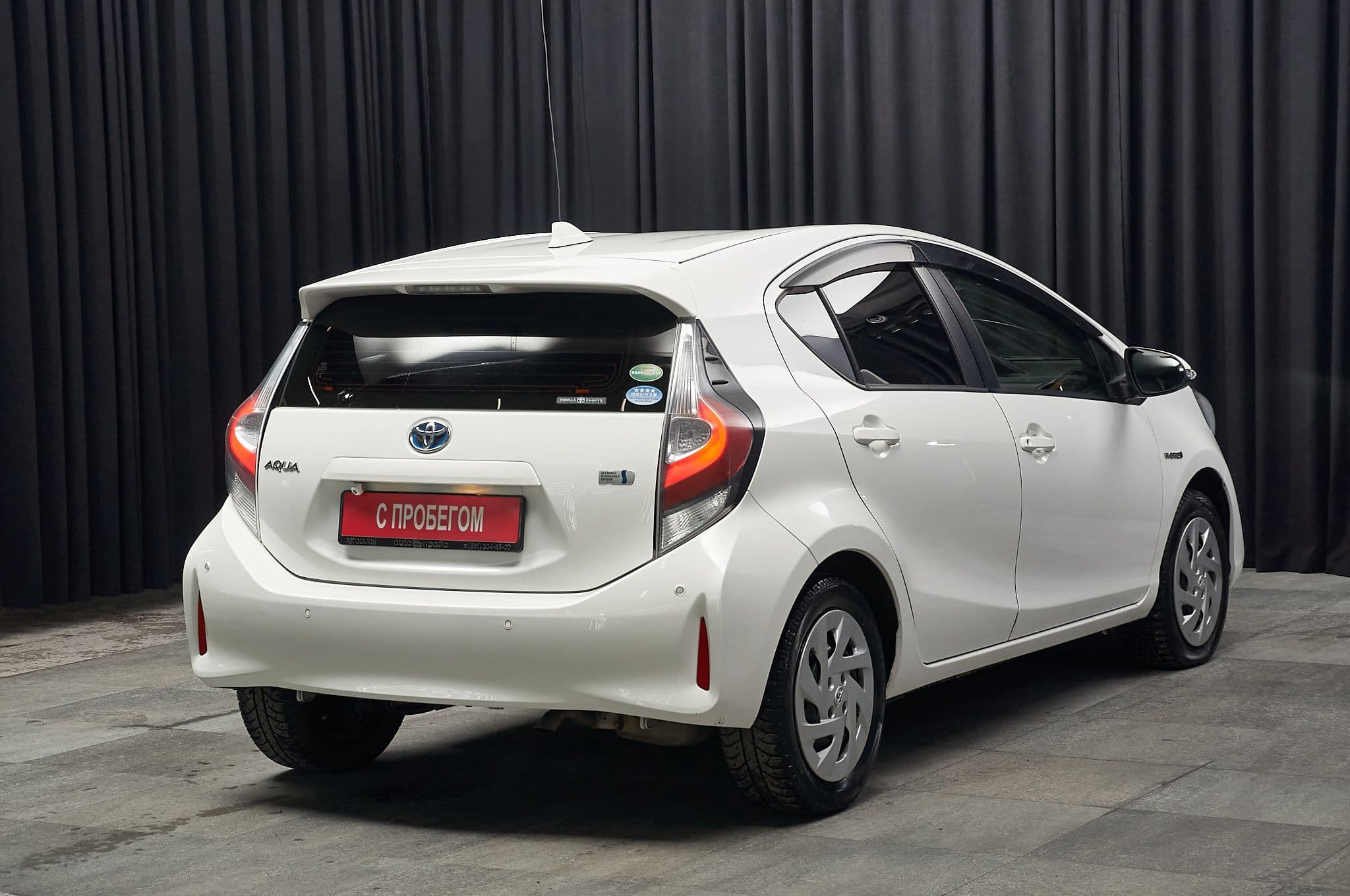 Toyota Aqua - 3