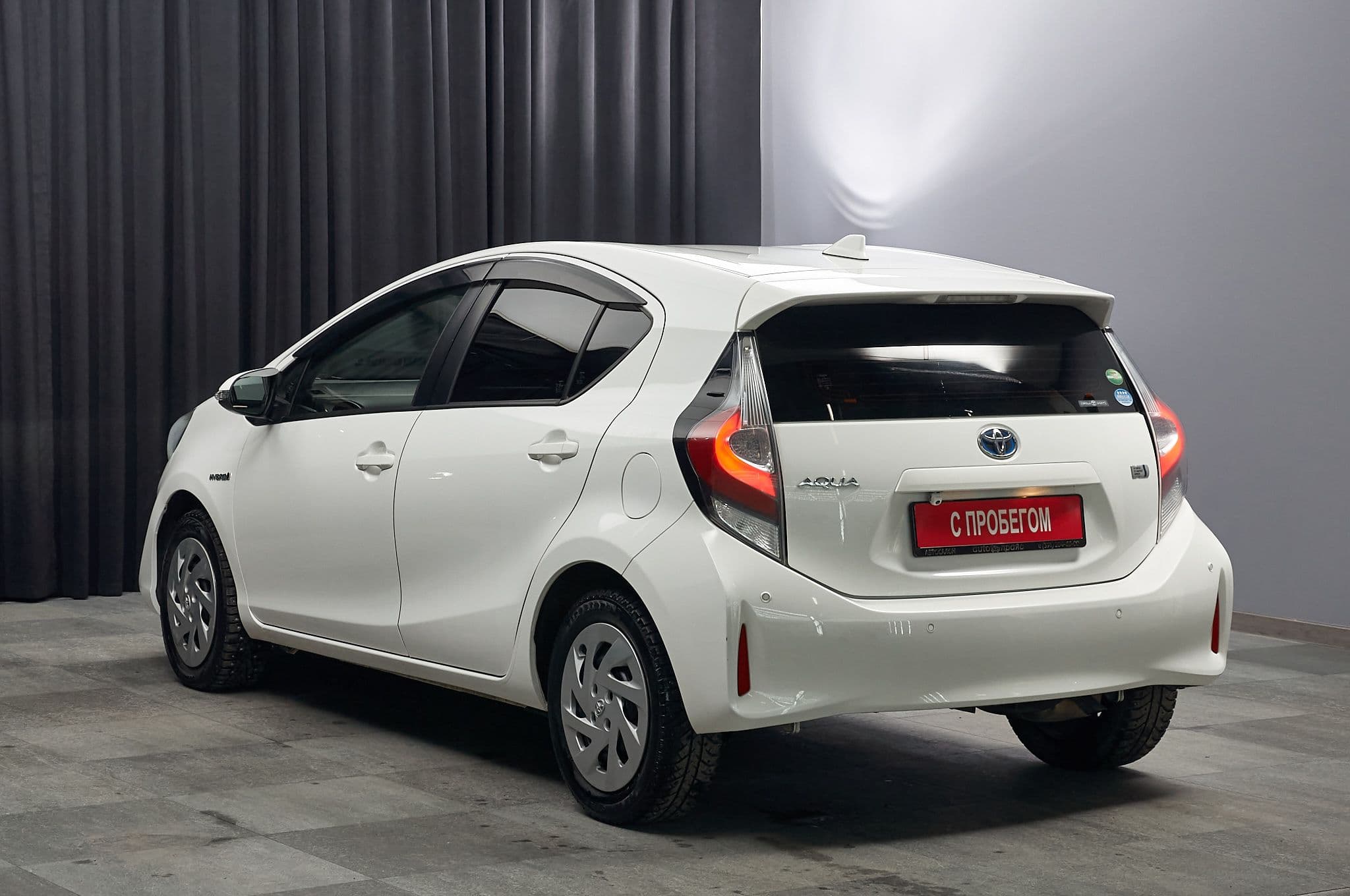 Toyota Aqua - 5