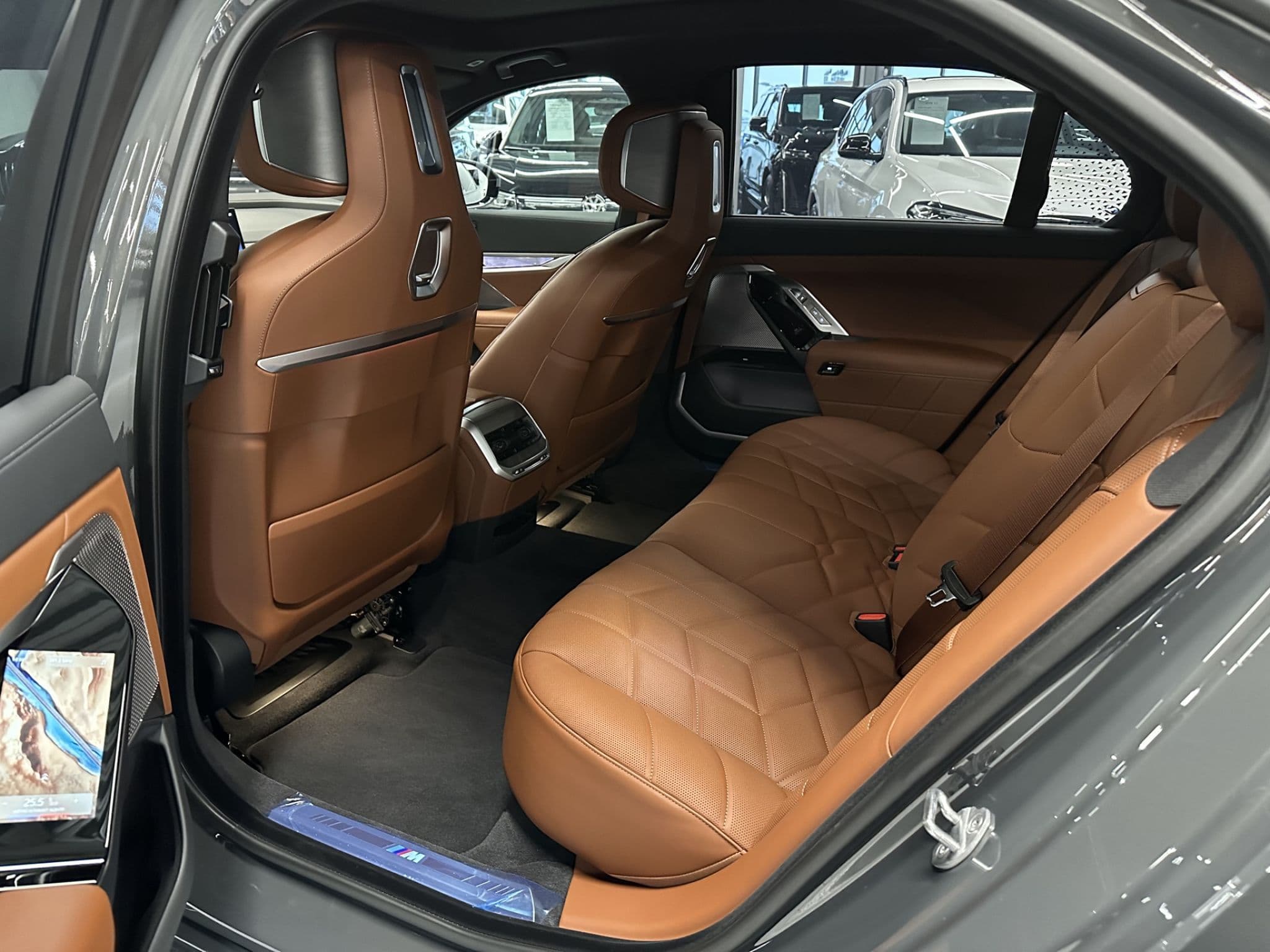 BMW 7 серия - 4