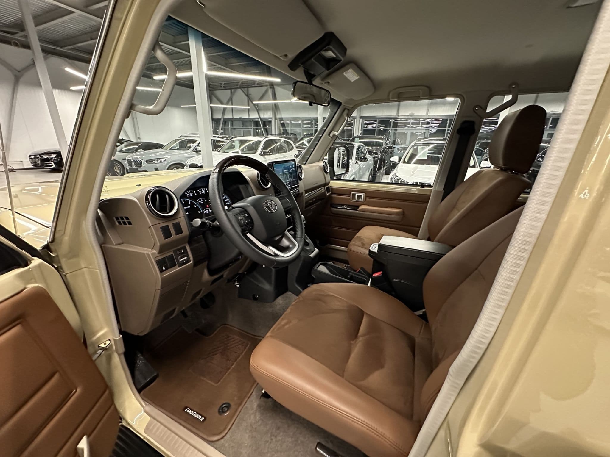 Toyota Land Cruiser - 1