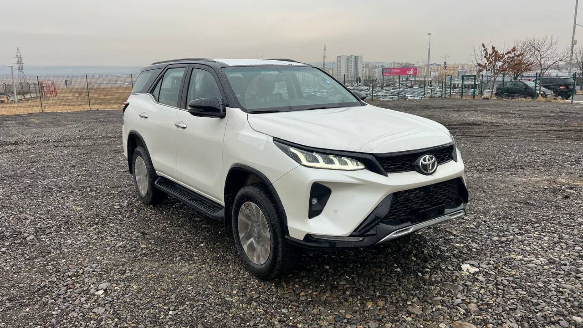 Toyota Fortuner - 5