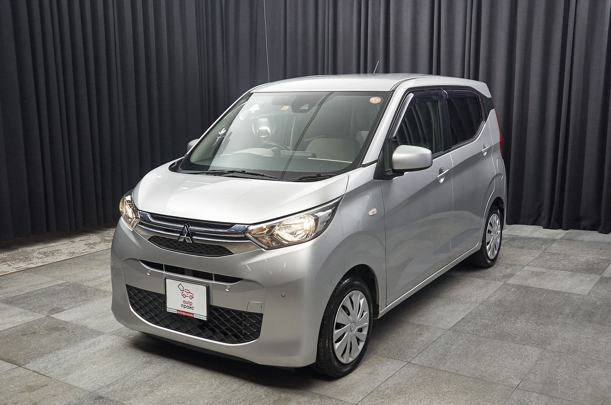 Mitsubishi EK Wagon - 1