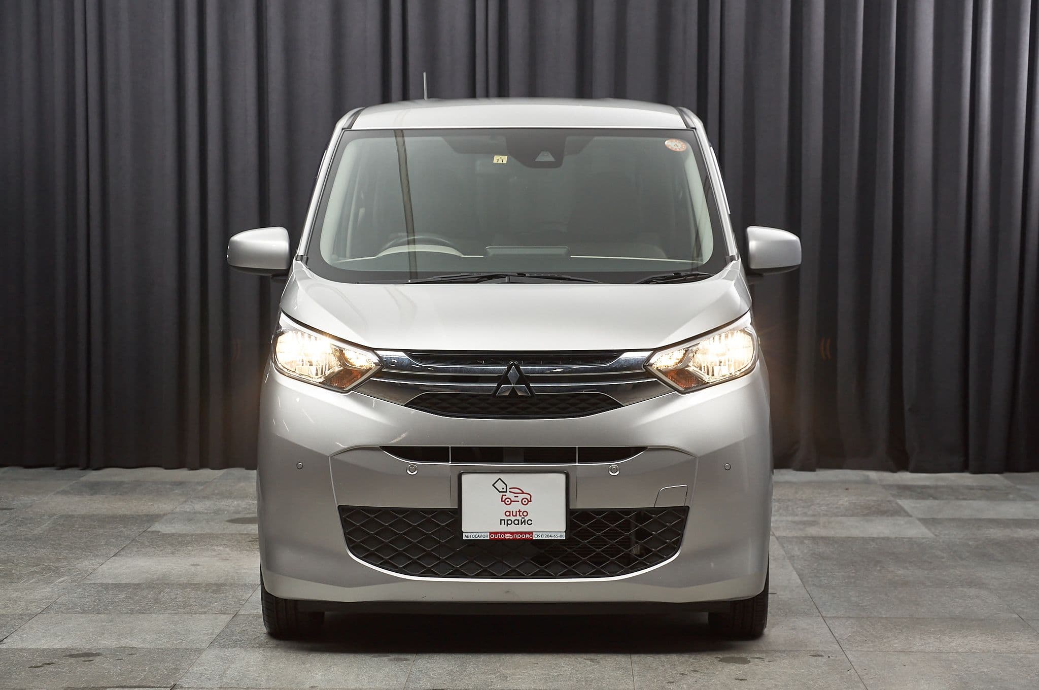 Mitsubishi EK Wagon - 2