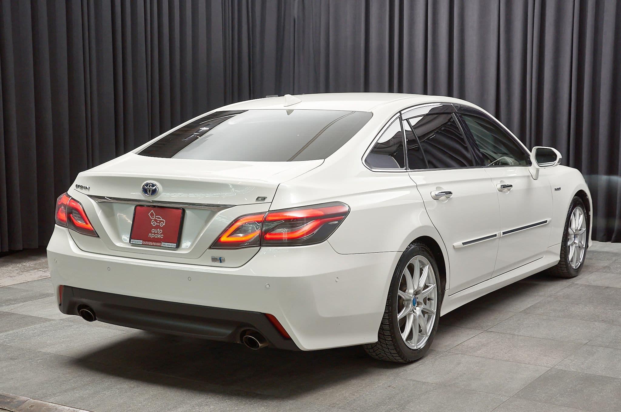 Toyota Crown - 3