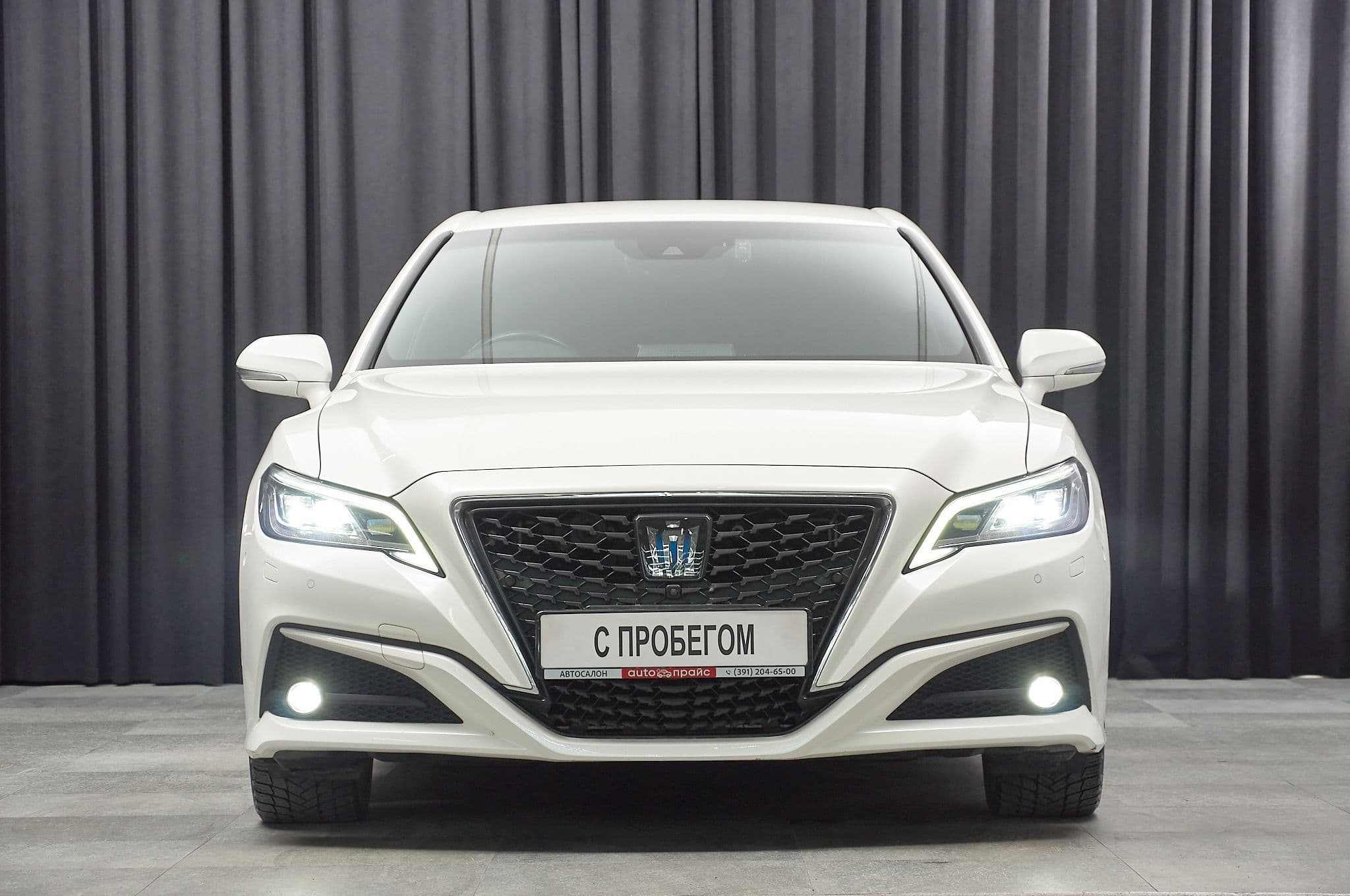 Toyota Crown - 1