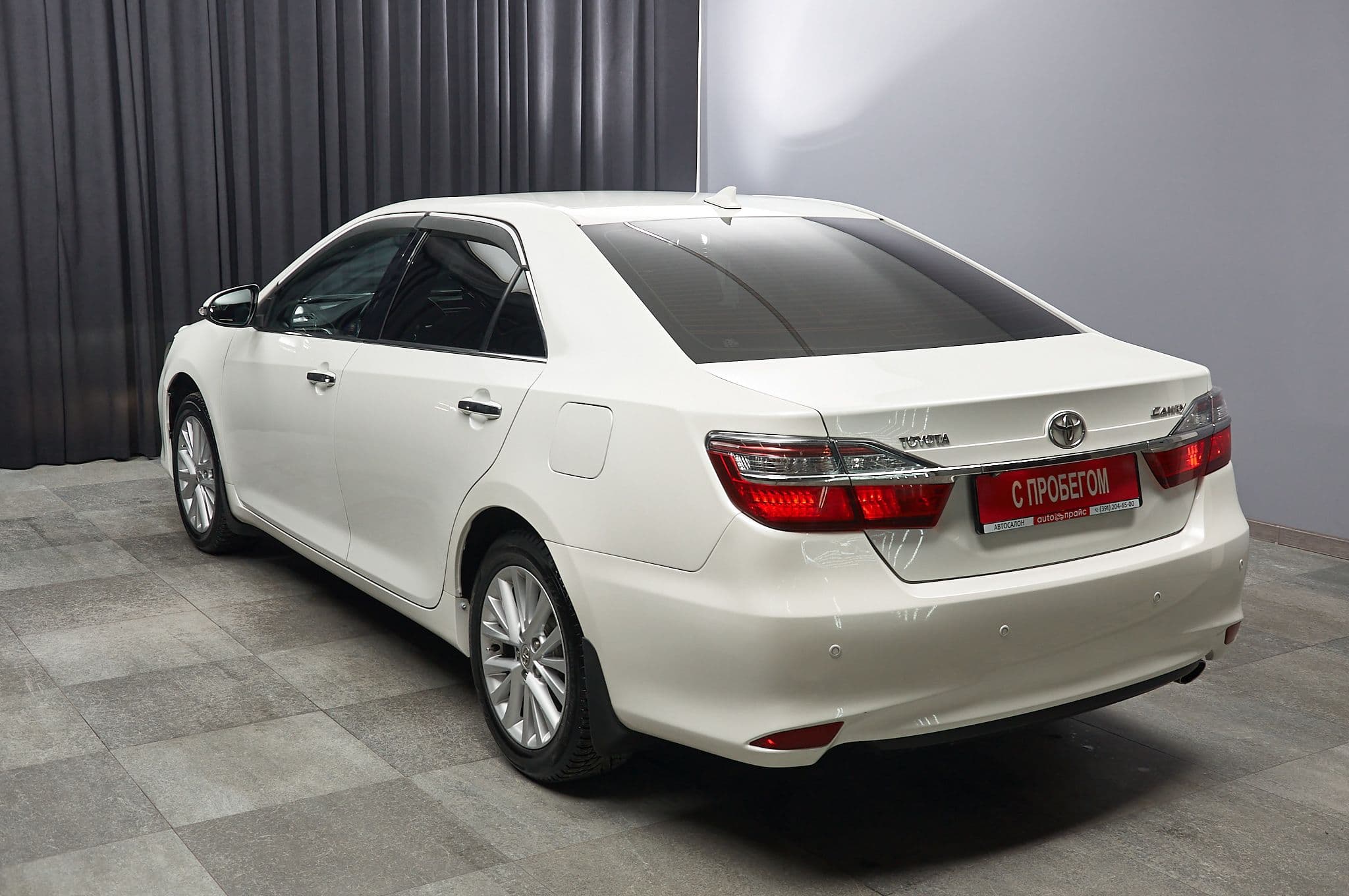 Toyota Camry - 5
