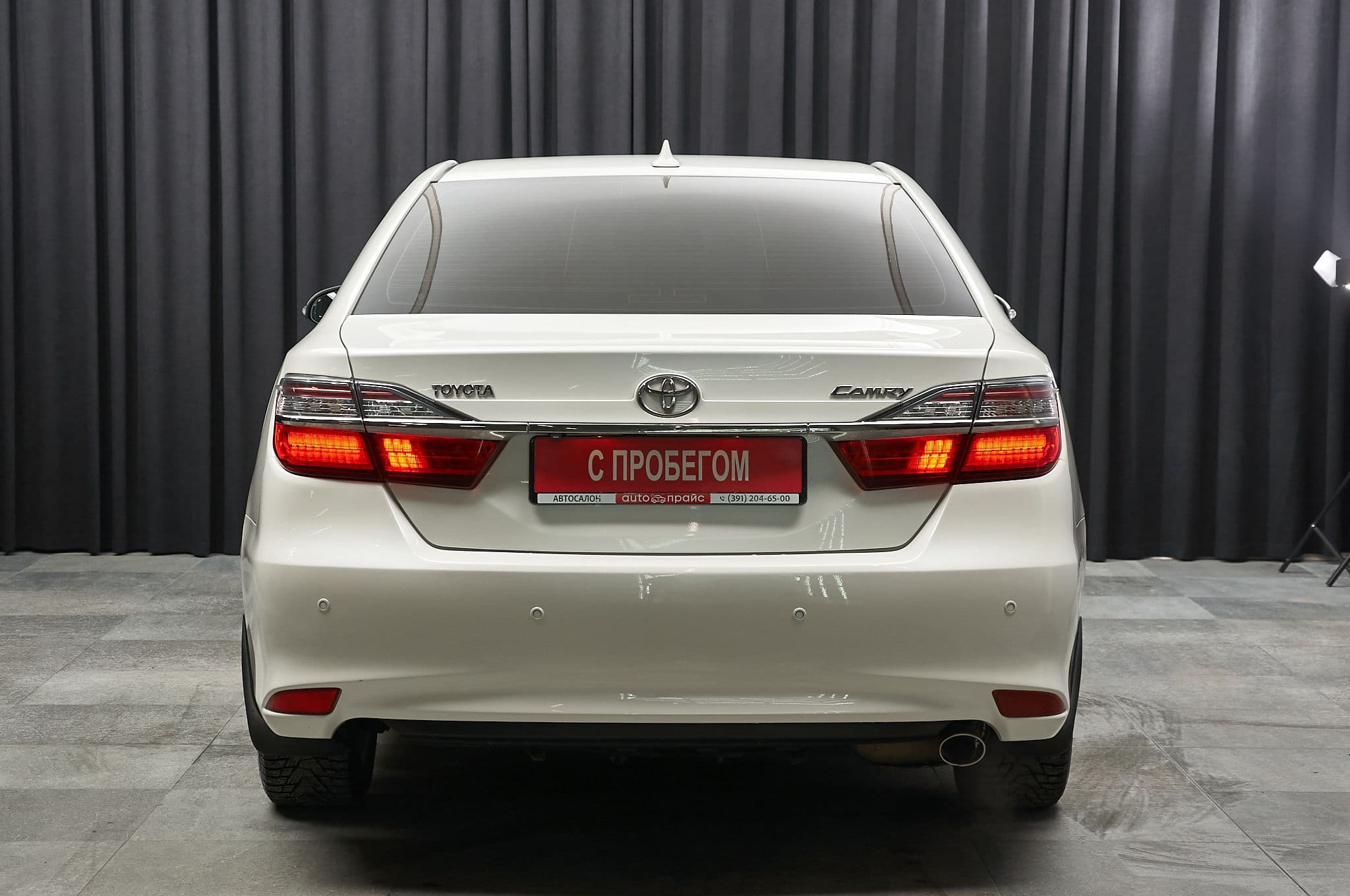 Toyota Camry - 4